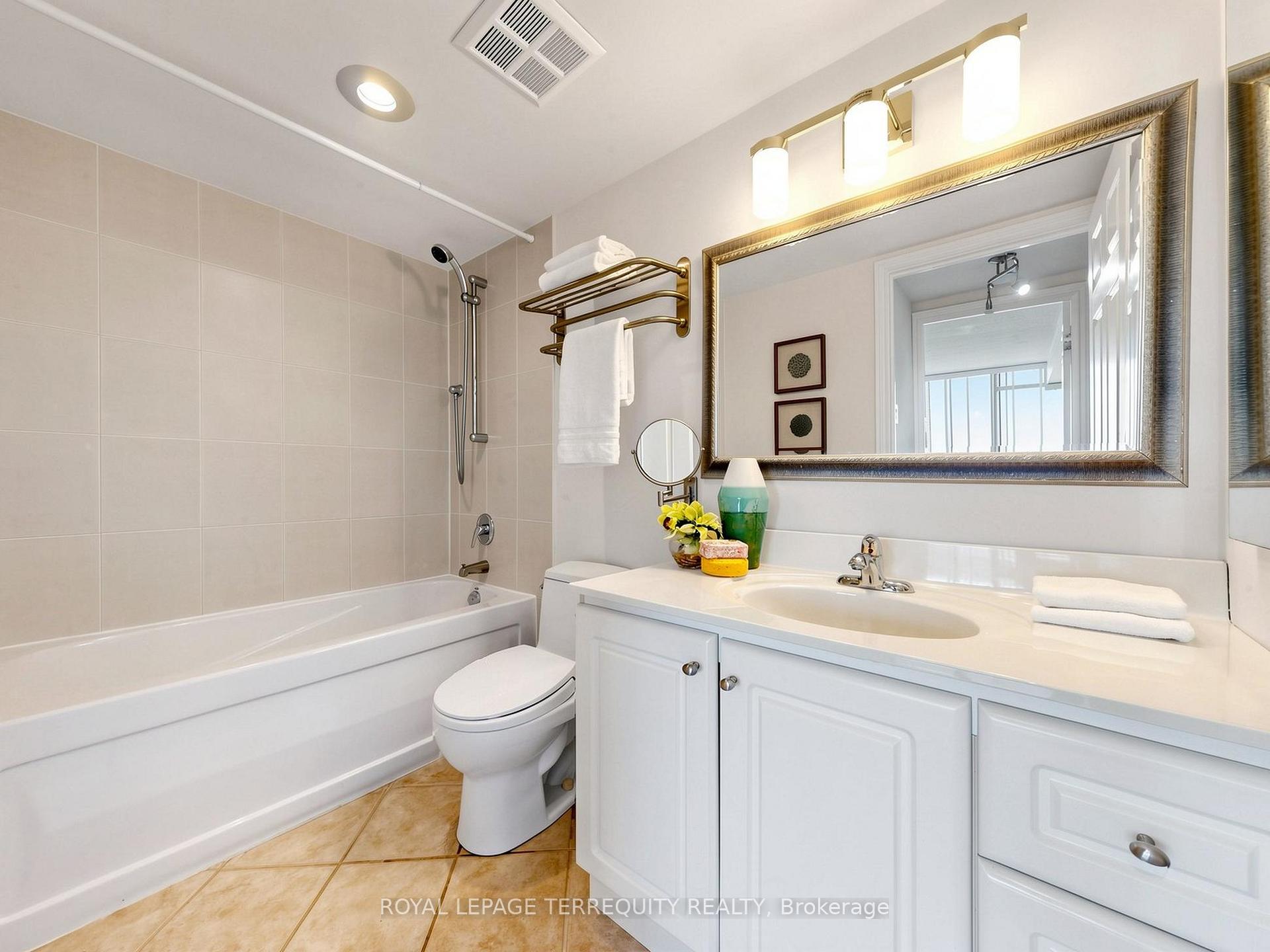 Photo 23 of Unit 1218, 1880 Valley Farm Road, Pickering, Town Centre — HOMEH