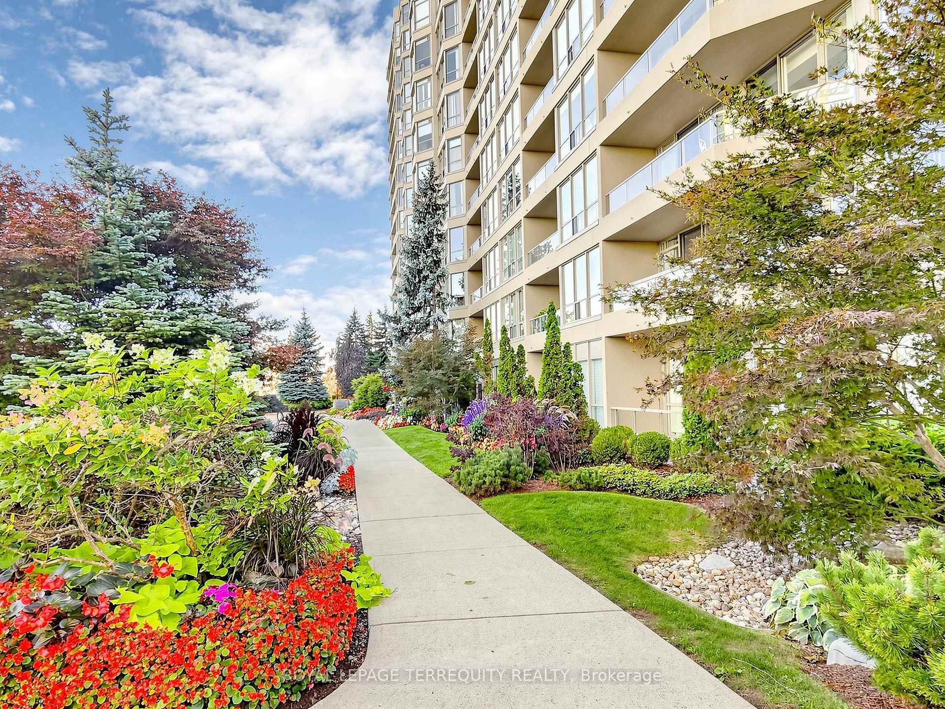 Photo 37 of Unit 1218, 1880 Valley Farm Road, Pickering, Town Centre — HOMEH