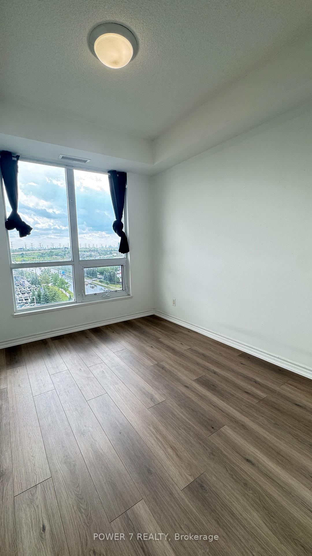 Photo 5 of Unit 815, 8323 Kennedy Road, Markham, Village Green-South Unionville — HOMEH