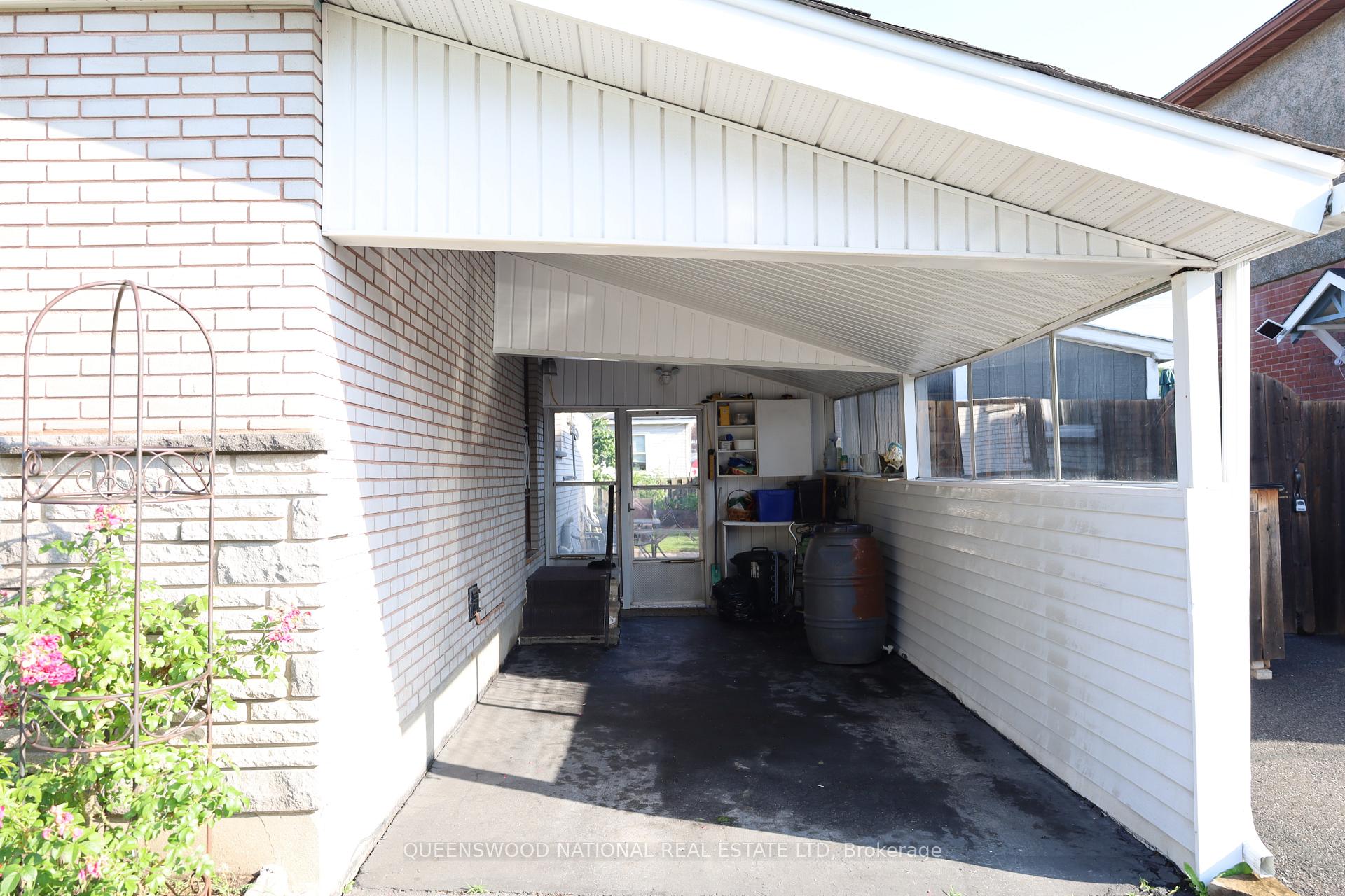 Photo 3 of 1261 Brookline Avenue, Ottawa, Ellwood — HOMEH