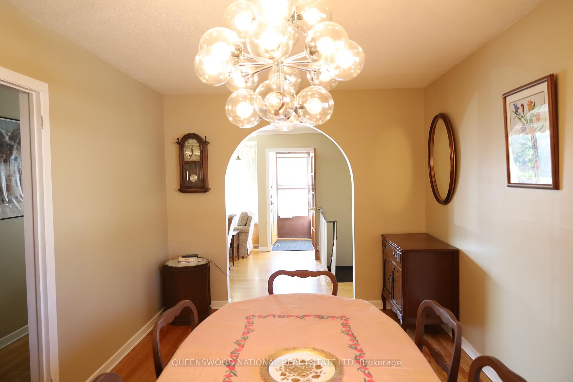 Photo 9 of 1261 Brookline Avenue, Ottawa, Ellwood — HOMEH