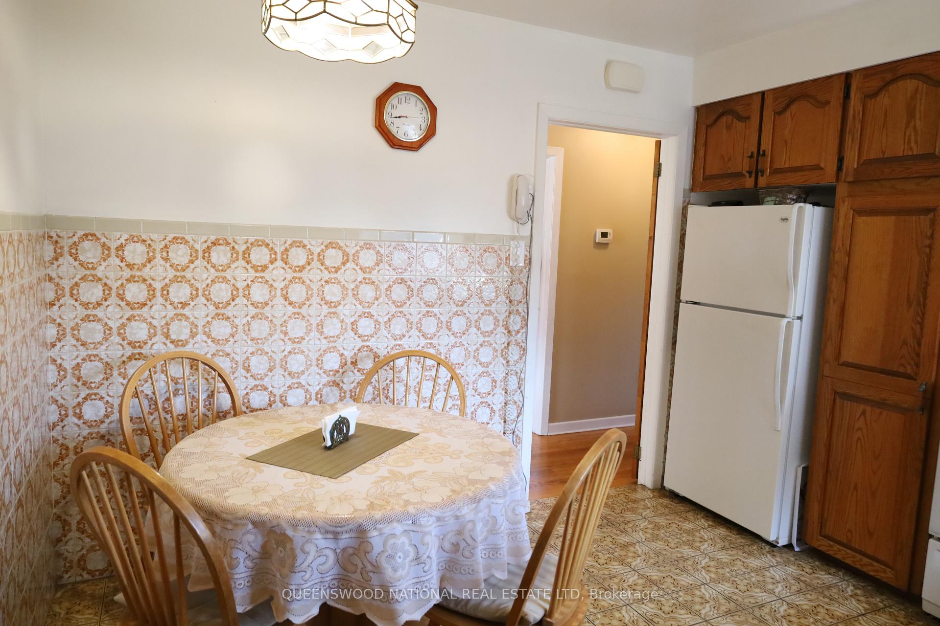 Photo 13 of 1261 Brookline Avenue, Ottawa, Ellwood — HOMEH