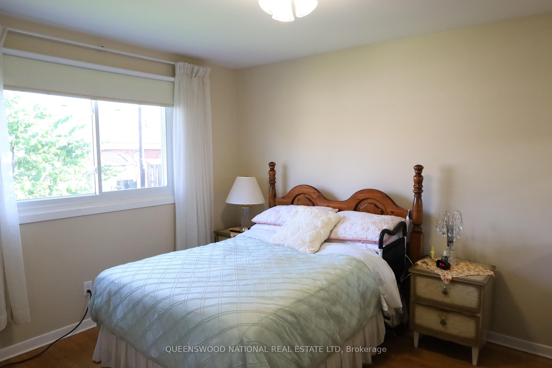 Photo 15 of 1261 Brookline Avenue, Ottawa, Ellwood — HOMEH