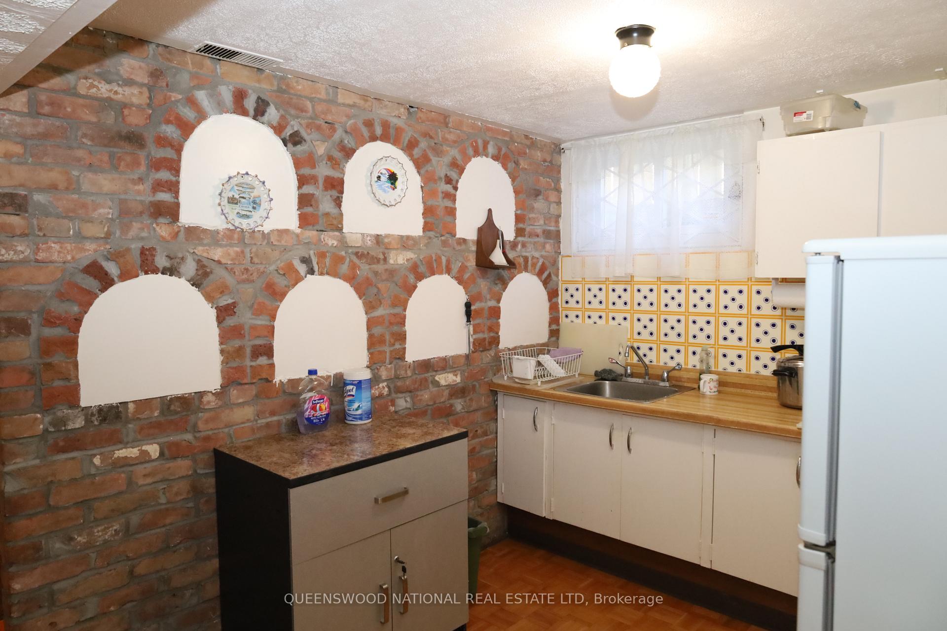 Photo 23 of 1261 Brookline Avenue, Ottawa, Ellwood — HOMEH