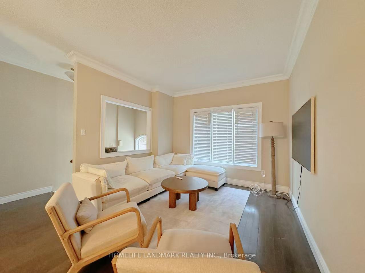 Photo 4 of 54 Bluewater Court, Etobicoke, Mimico — HOMEH