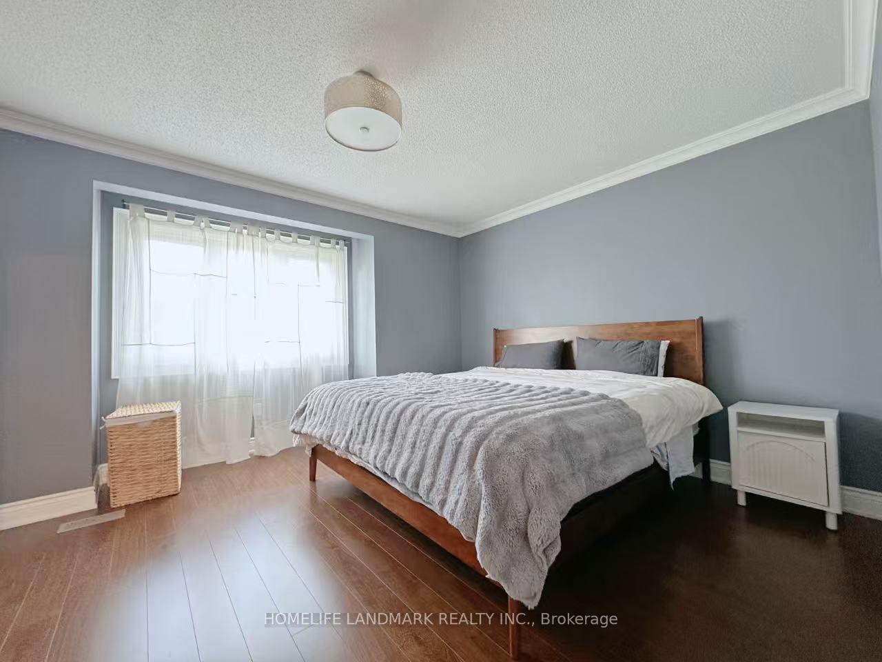 Photo 18 of 54 Bluewater Court, Etobicoke, Mimico — HOMEH