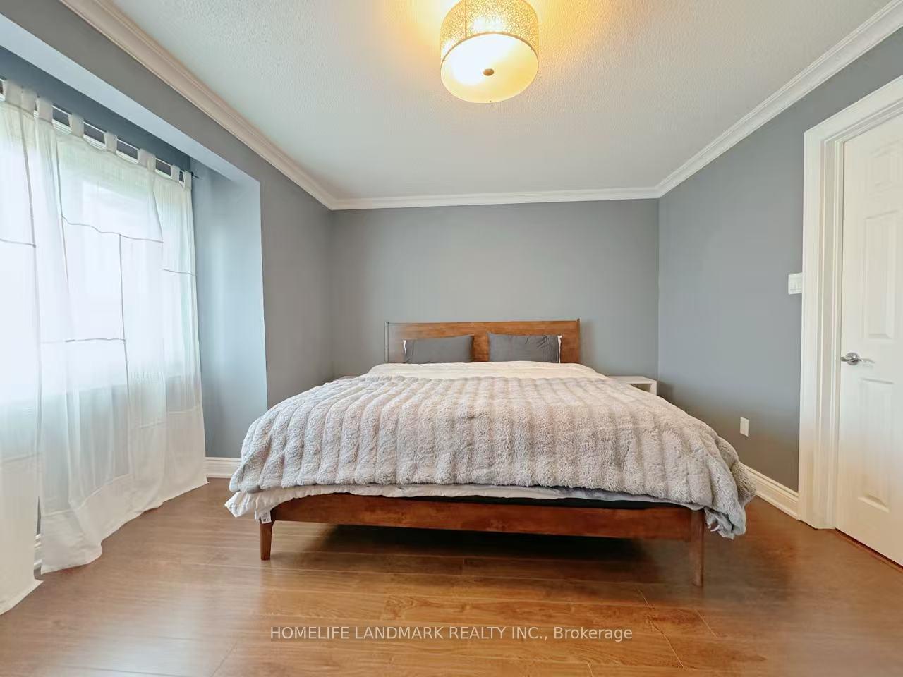 Photo 19 of 54 Bluewater Court, Etobicoke, Mimico — HOMEH