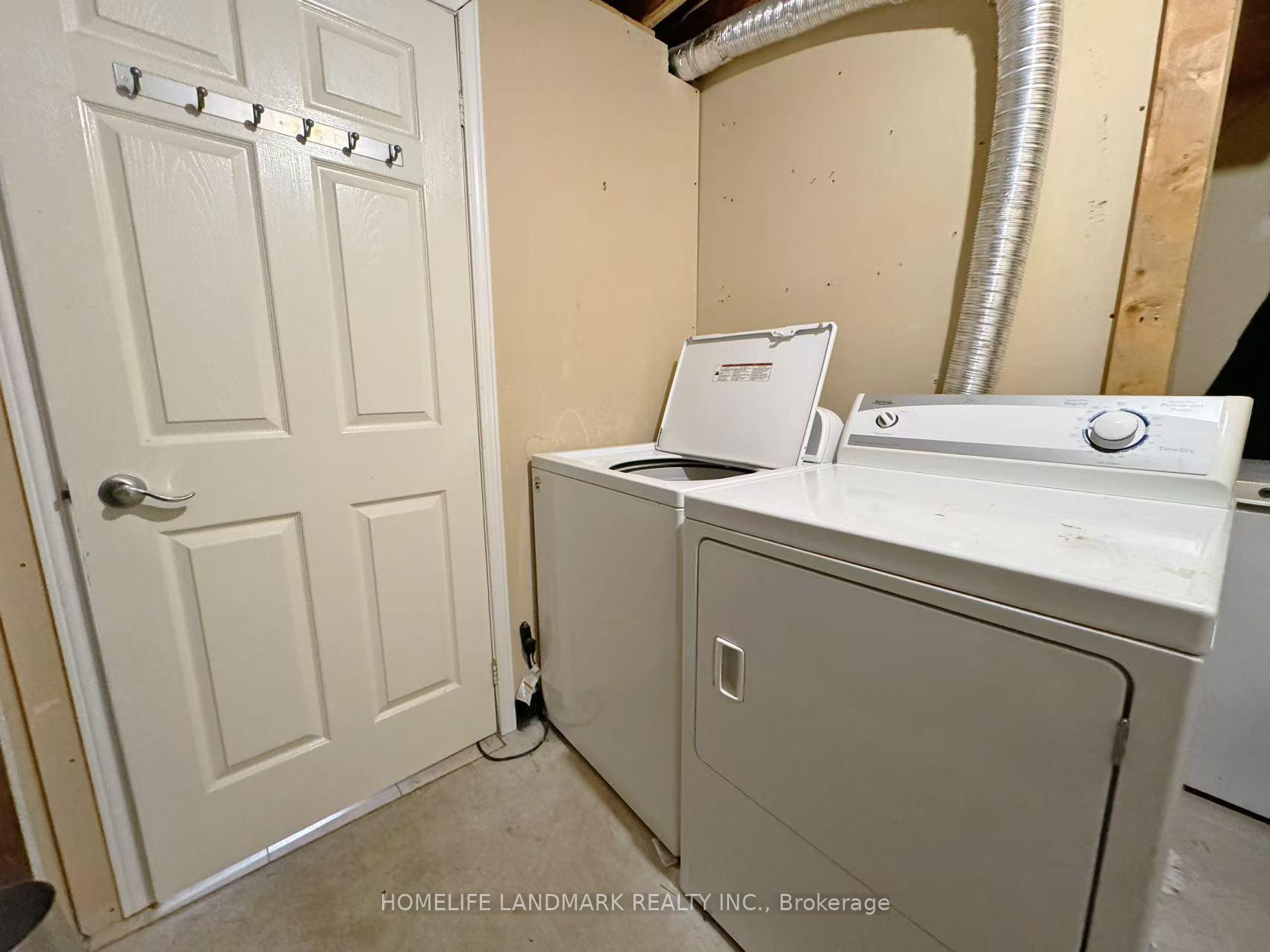 Photo 22 of 54 Bluewater Court, Etobicoke, Mimico — HOMEH