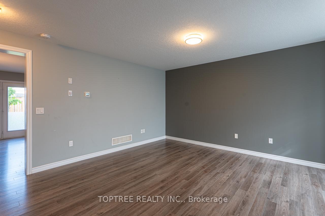 Photo 4 of Unit 59, 1061 Eagletrace Drive, London, North S — HOMEH