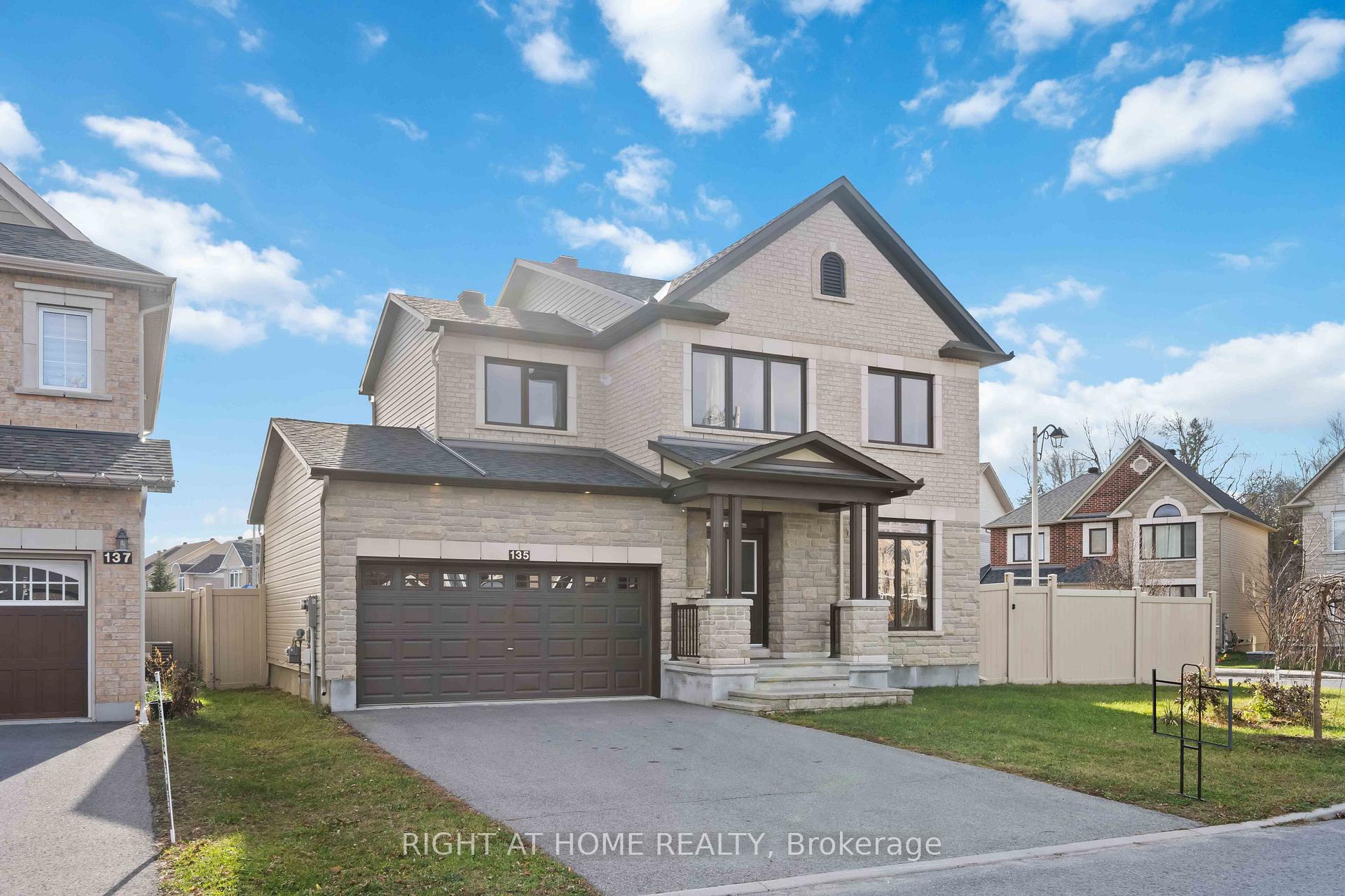 Photo 2 of 135 Piazza Circle, Ottawa, Barrhaven - Strandherd — HOMEH