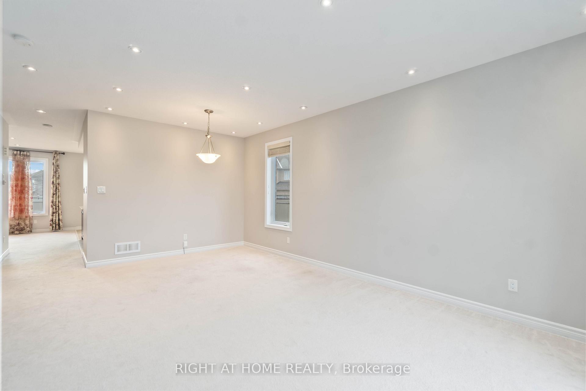 Photo 6 of 135 Piazza Circle, Ottawa, Barrhaven - Strandherd — HOMEH