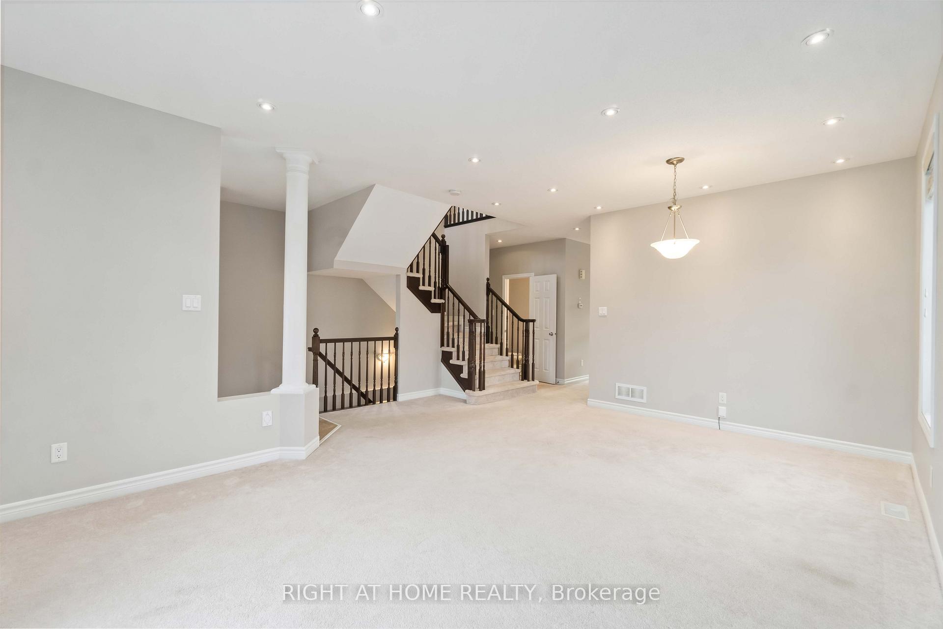 Photo 7 of 135 Piazza Circle, Ottawa, Barrhaven - Strandherd — HOMEH