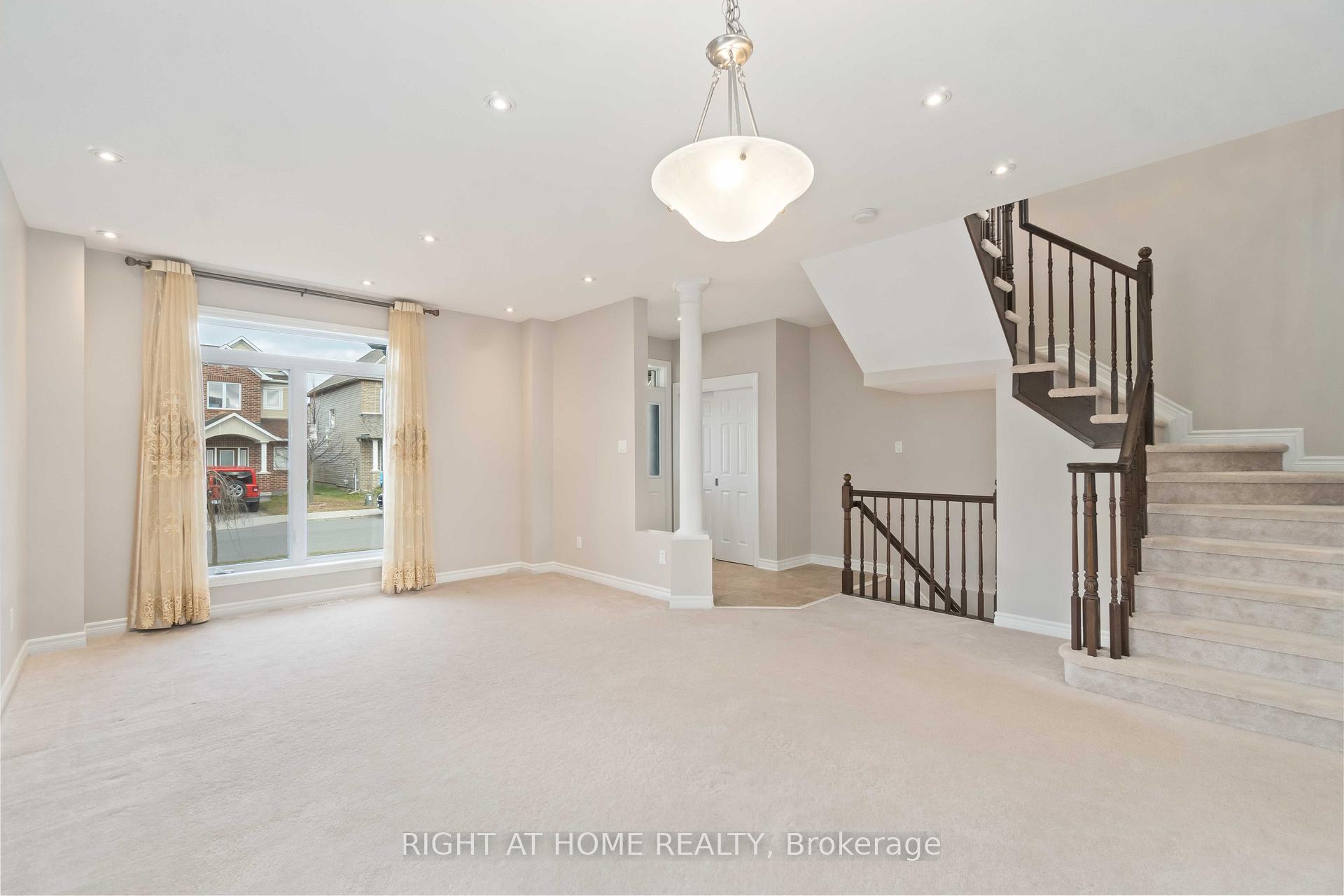 Photo 8 of 135 Piazza Circle, Ottawa, Barrhaven - Strandherd — HOMEH