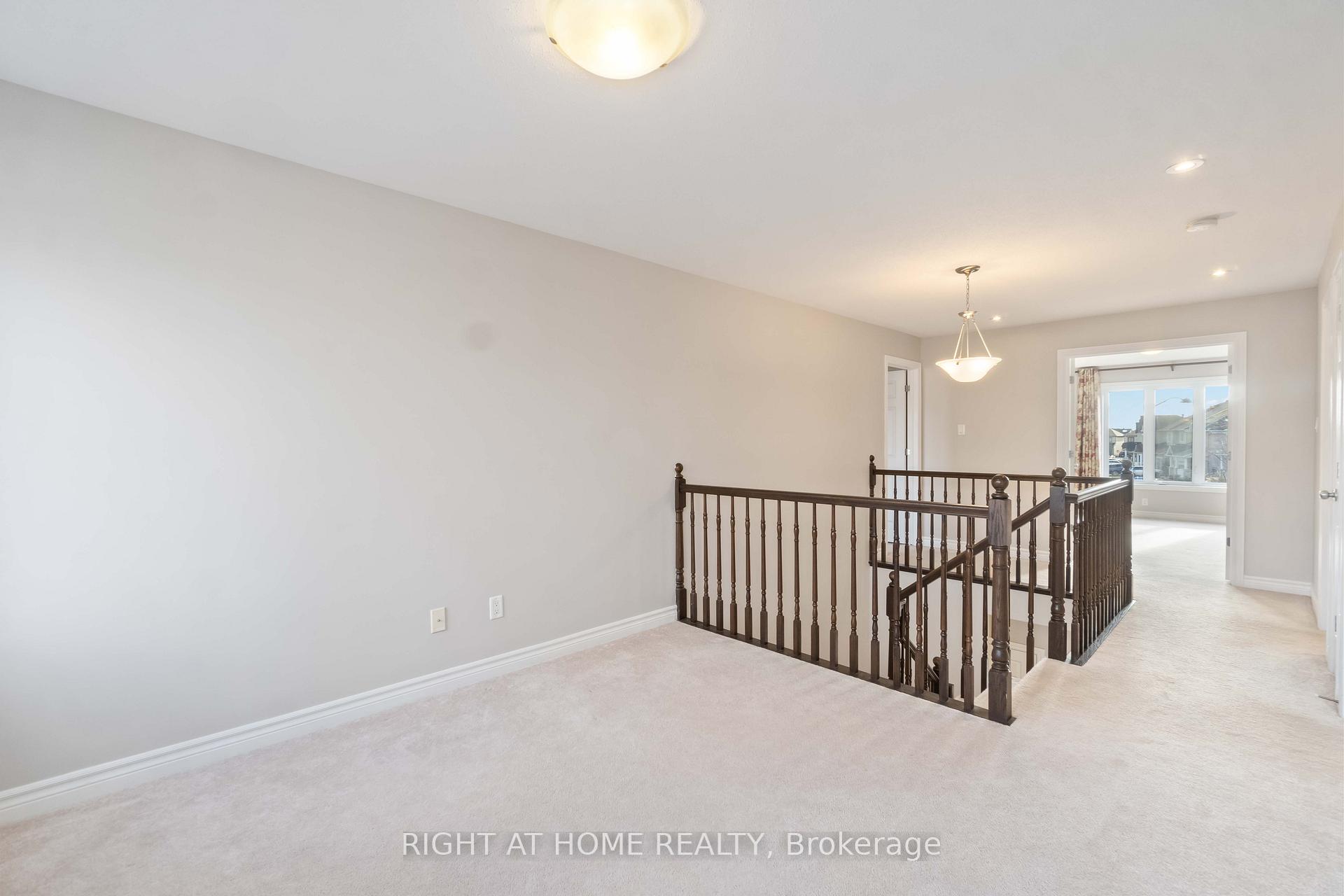 Photo 13 of 135 Piazza Circle, Ottawa, Barrhaven - Strandherd — HOMEH