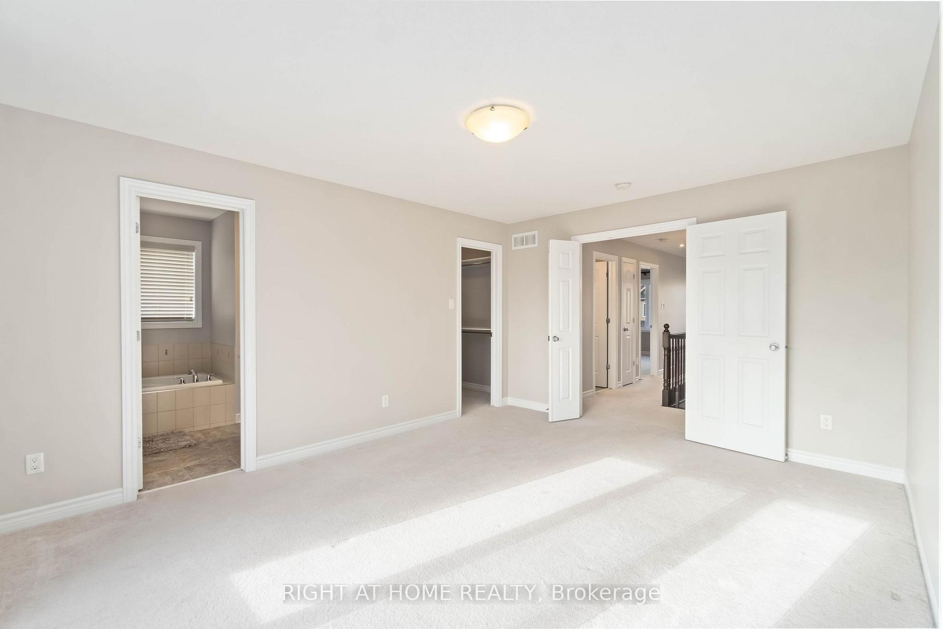 Photo 15 of 135 Piazza Circle, Ottawa, Barrhaven - Strandherd — HOMEH