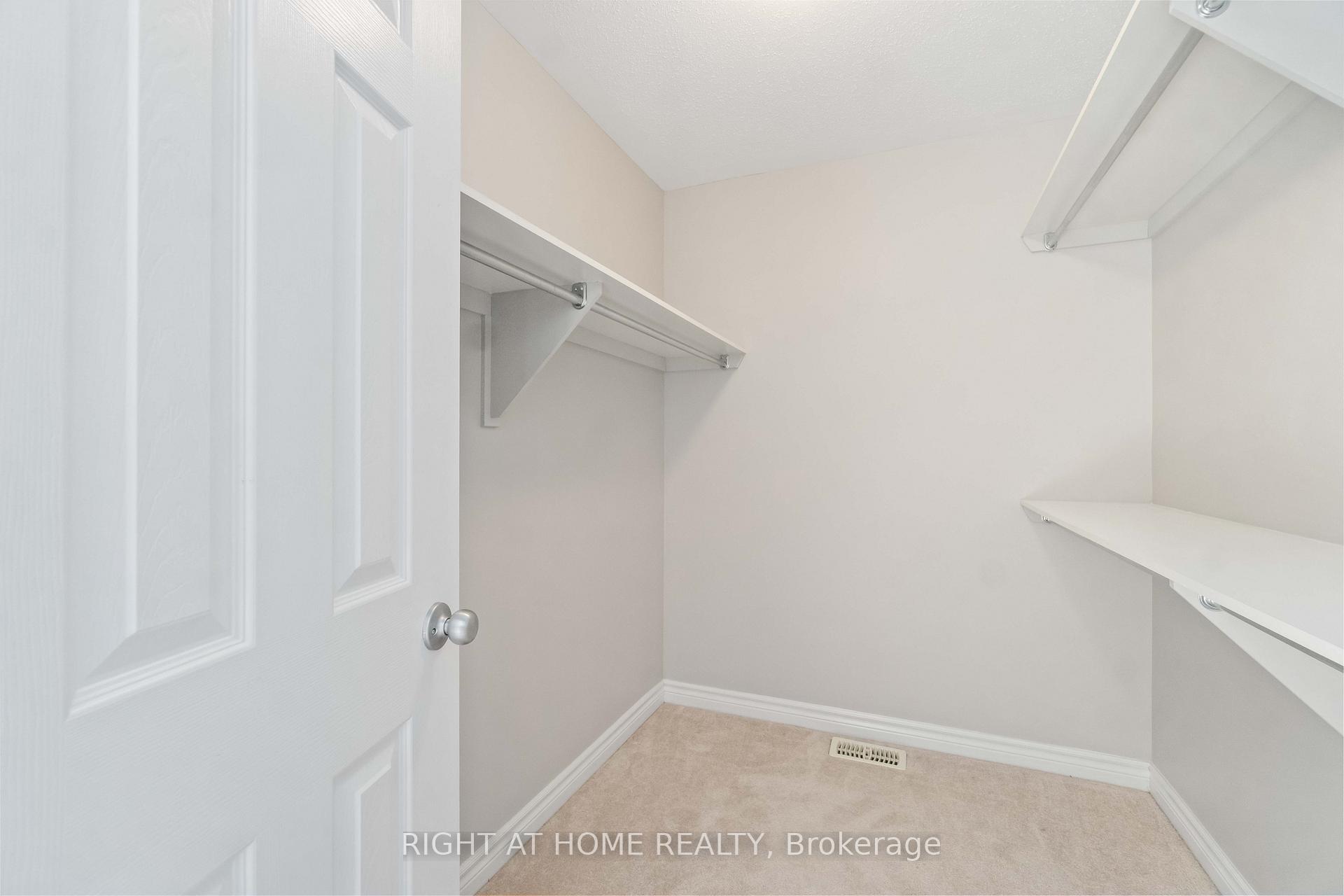 Photo 16 of 135 Piazza Circle, Ottawa, Barrhaven - Strandherd — HOMEH
