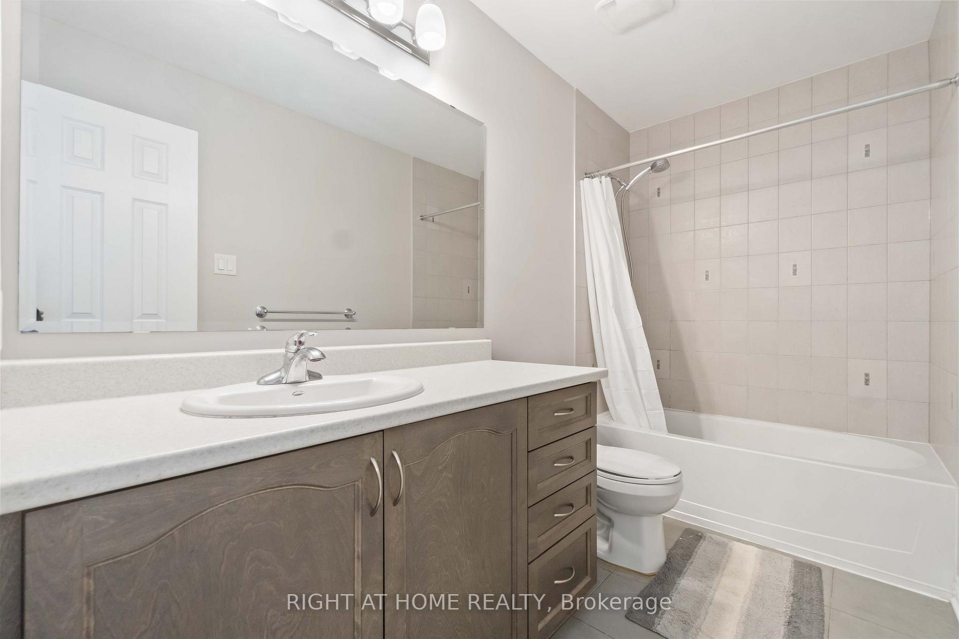 Photo 21 of 135 Piazza Circle, Ottawa, Barrhaven - Strandherd — HOMEH