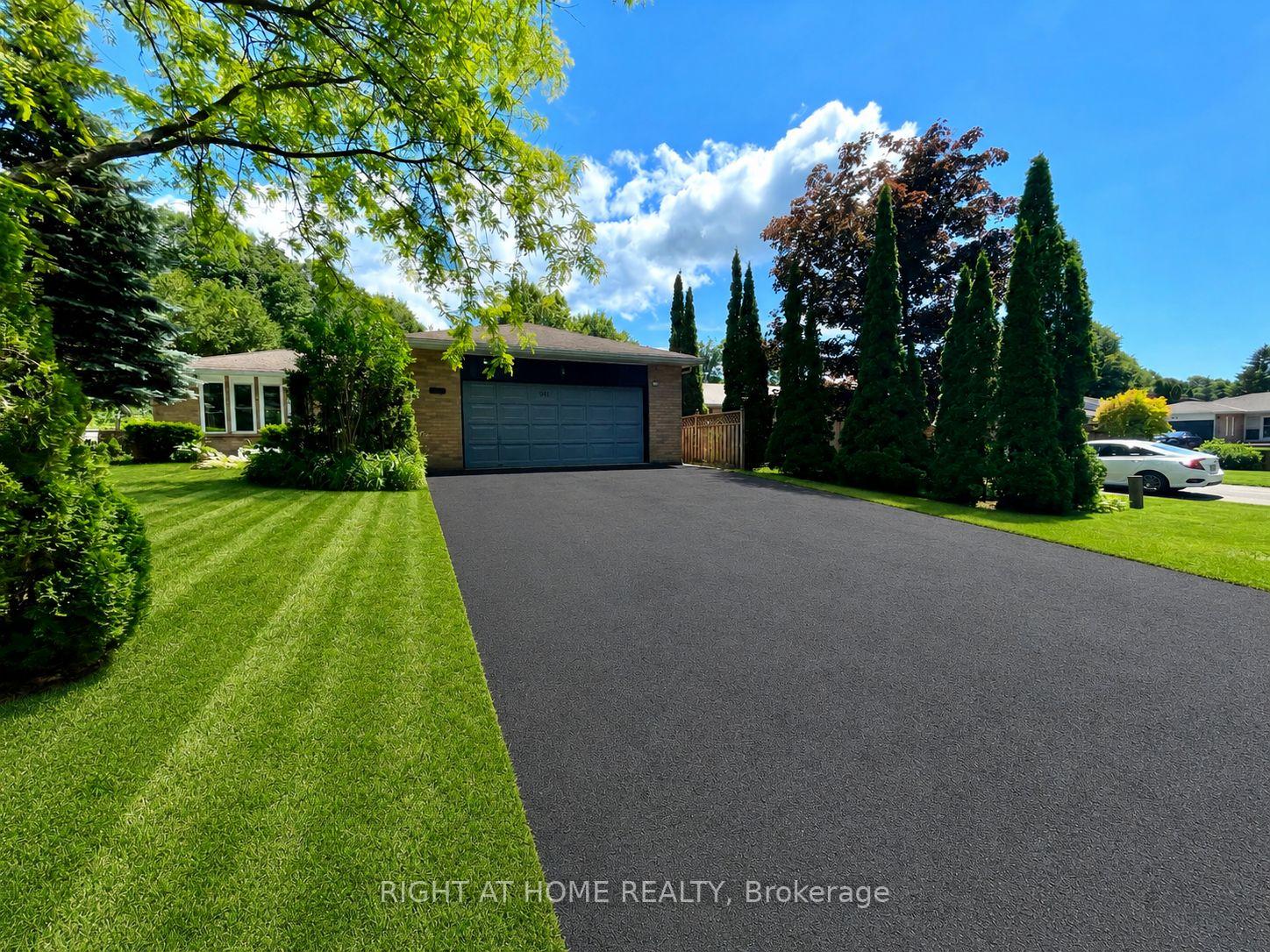 Photo 2 of 941 Victoria Street, Midland — HOMEH