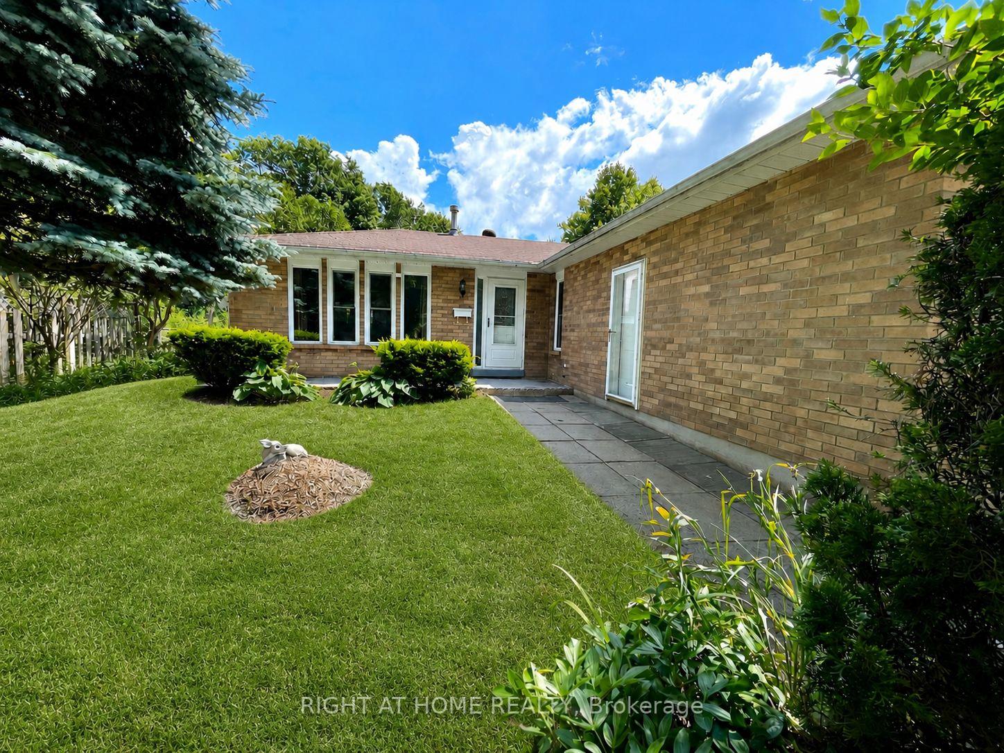 Photo 4 of 941 Victoria Street, Midland — HOMEH