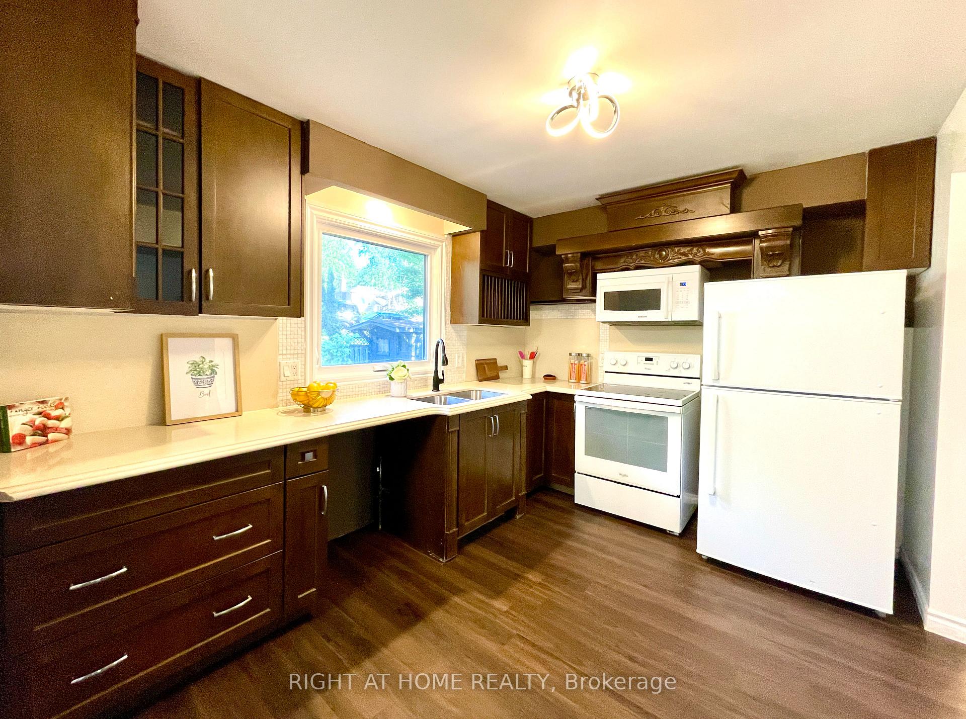 Photo 6 of 941 Victoria Street, Midland — HOMEH