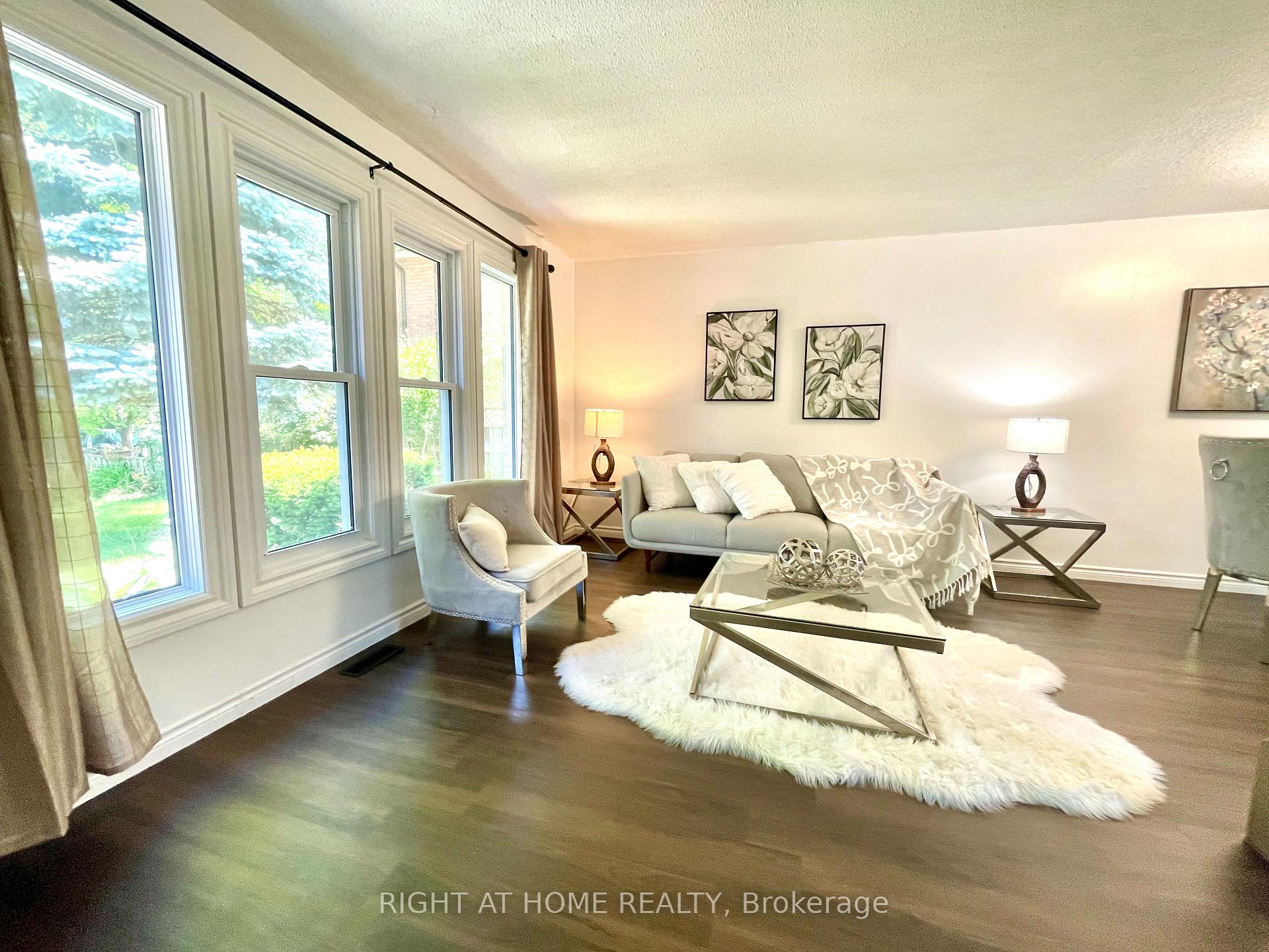 Photo 9 of 941 Victoria Street, Midland — HOMEH