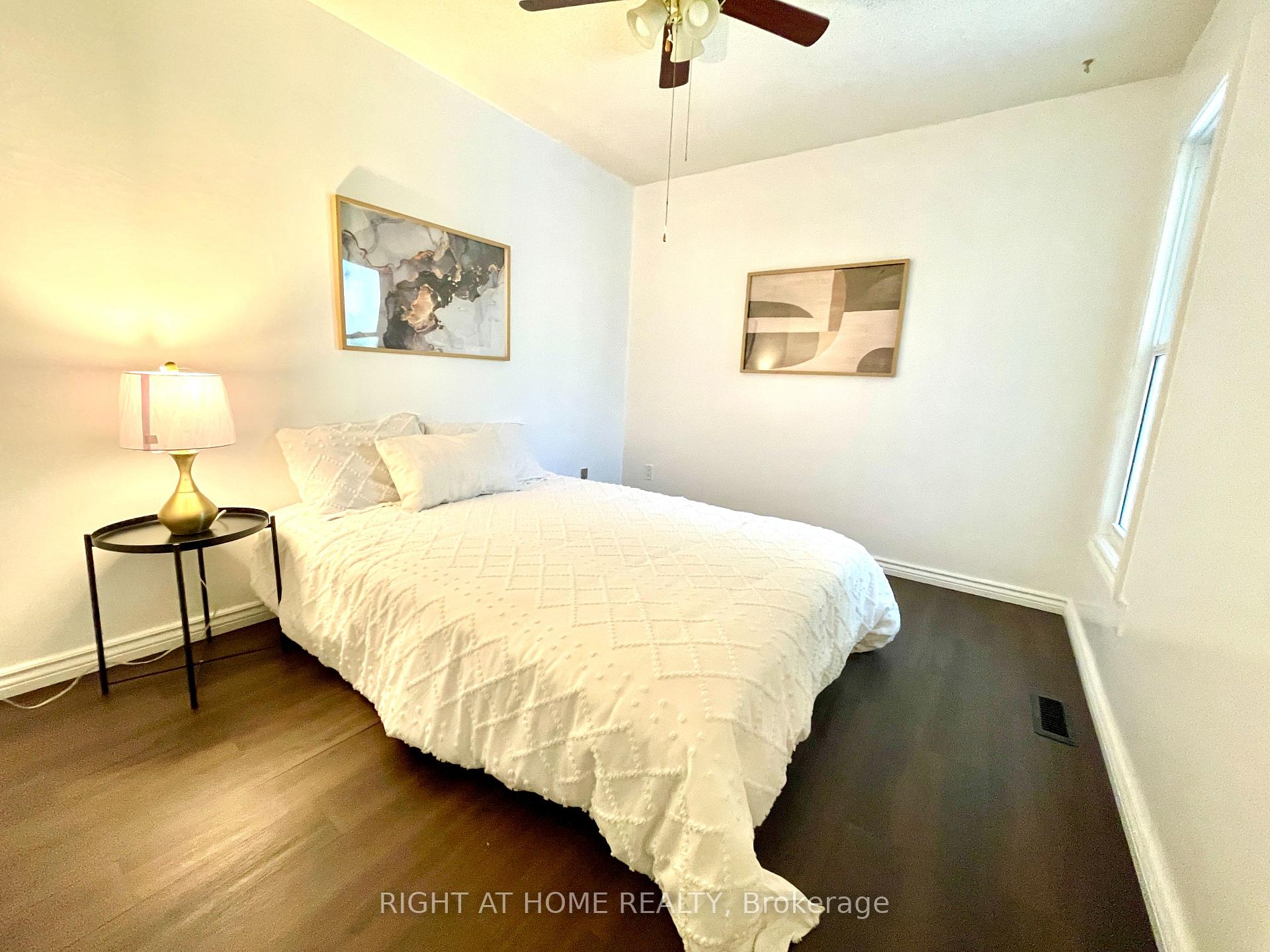 Photo 23 of 941 Victoria Street, Midland — HOMEH