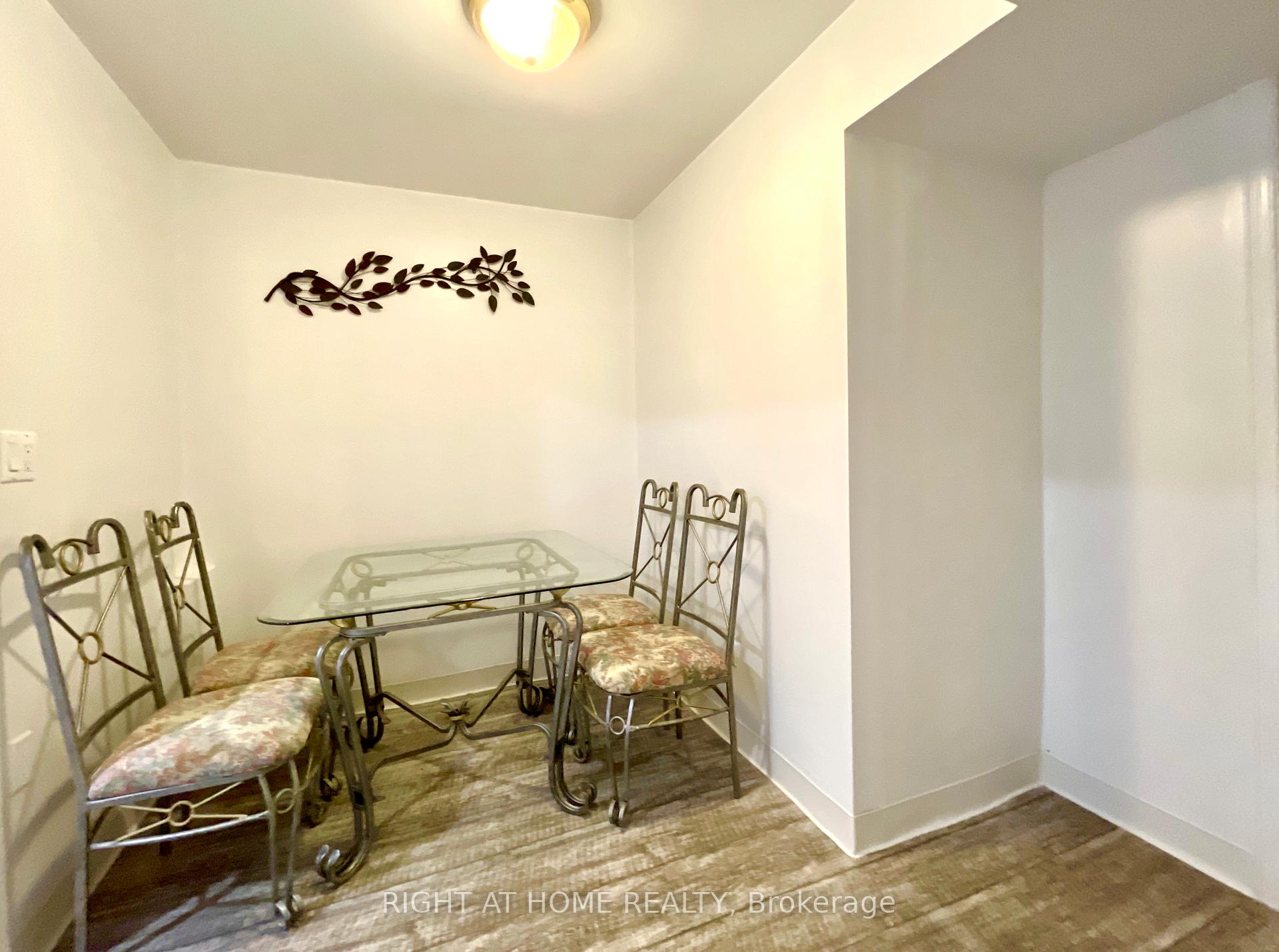 Photo 33 of 941 Victoria Street, Midland — HOMEH