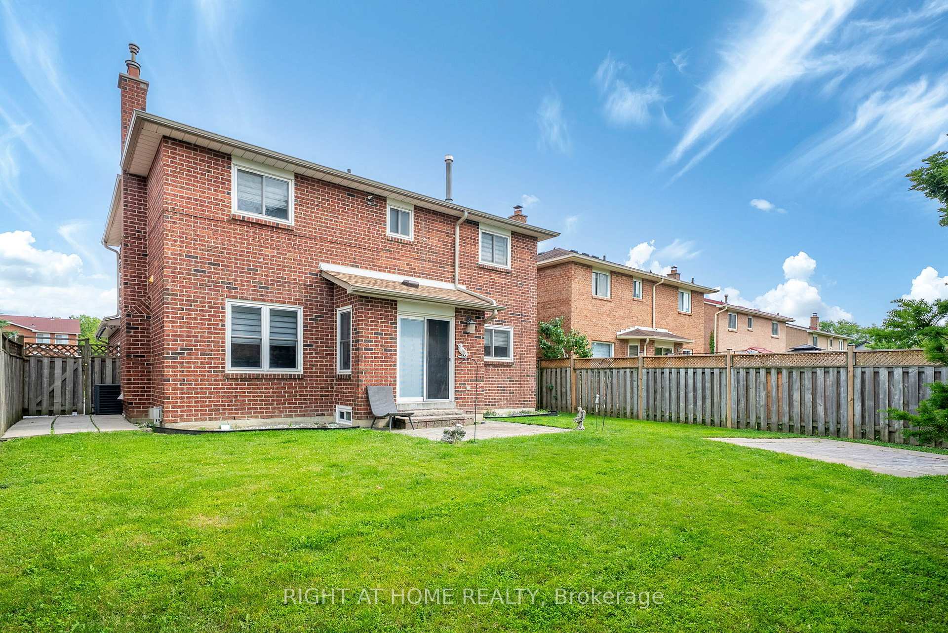 Photo 36 of 7 Polygon Court, Brampton, Heart Lake West — HOMEH