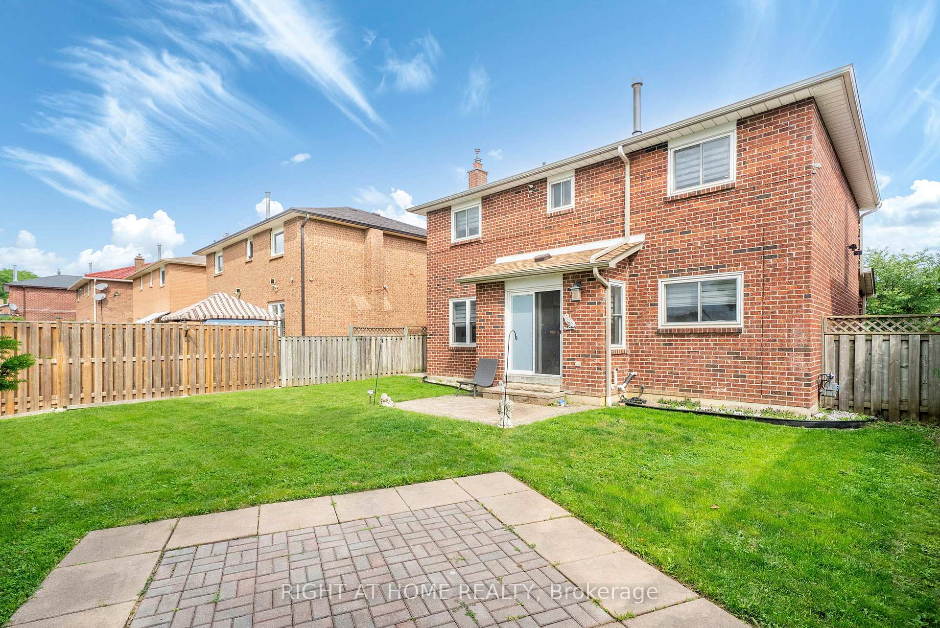 Photo 38 of 7 Polygon Court, Brampton, Heart Lake West — HOMEH
