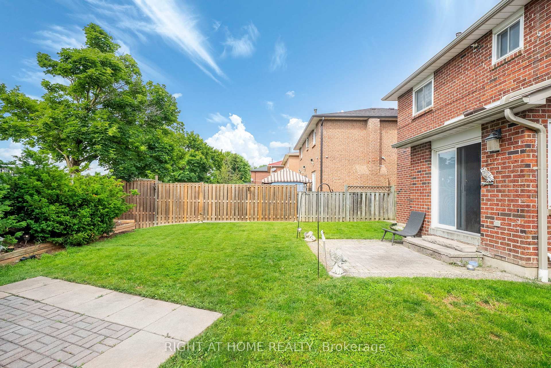 Photo 39 of 7 Polygon Court, Brampton, Heart Lake West — HOMEH