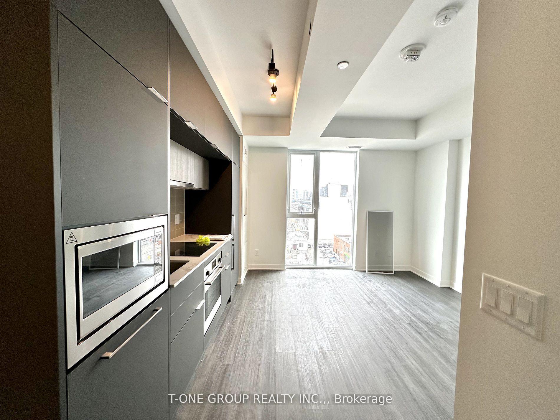 Photo 6 of Unit 803, 185 Alberta Avenue, Toronto, Oakwood Village — HOMEH