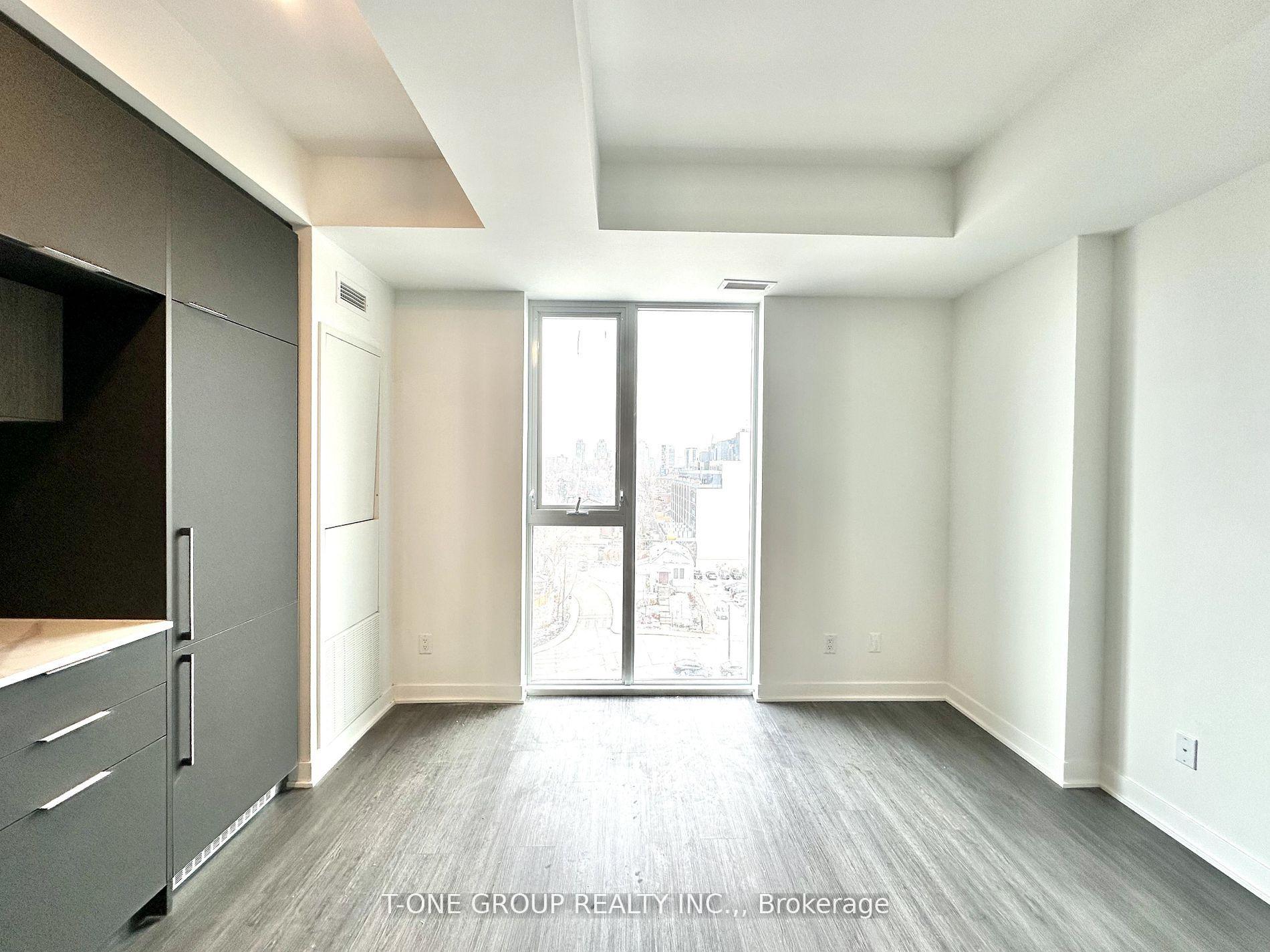 Photo 7 of Unit 803, 185 Alberta Avenue, Toronto, Oakwood Village — HOMEH