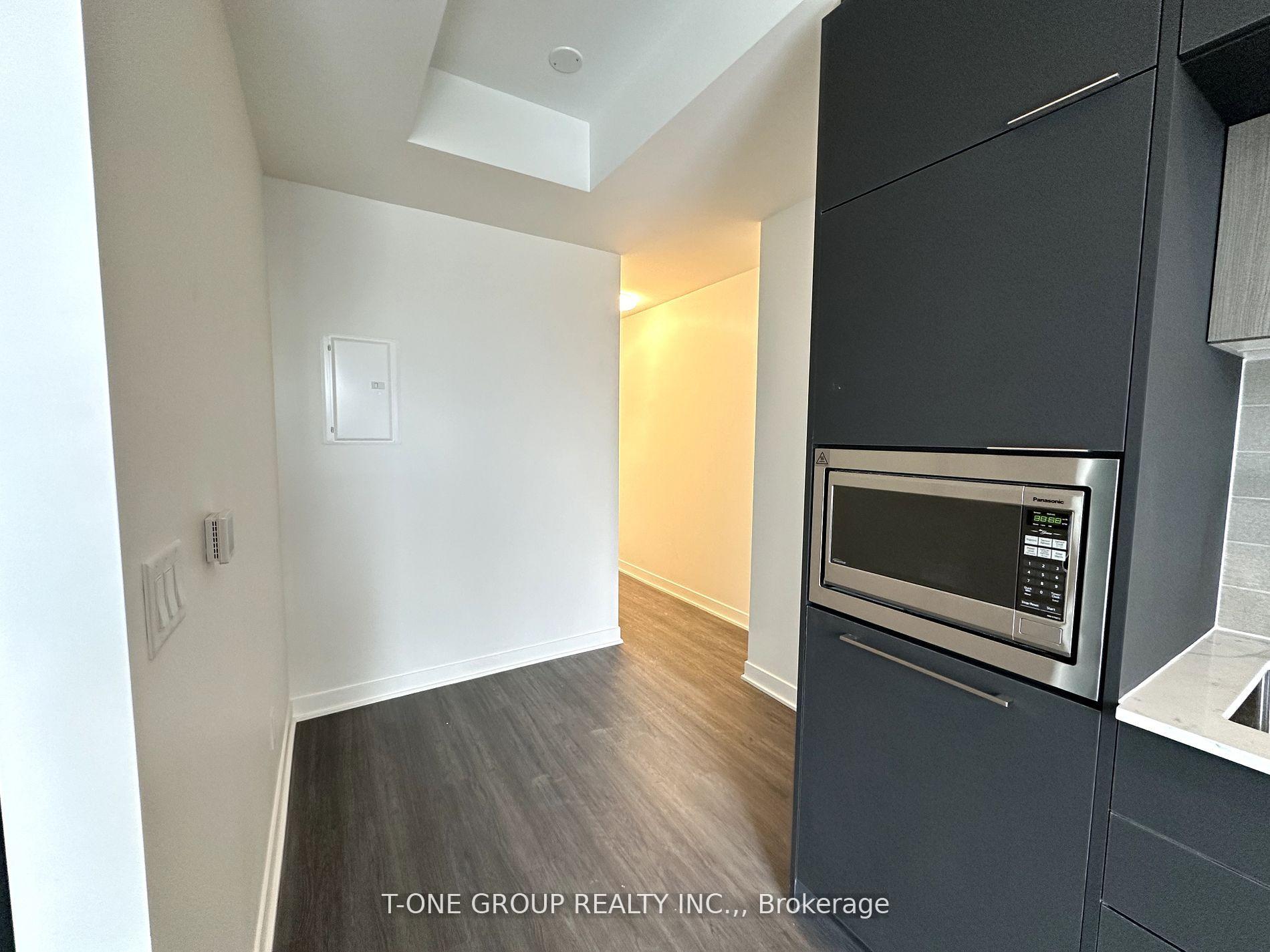 Photo 8 of Unit 803, 185 Alberta Avenue, Toronto, Oakwood Village — HOMEH