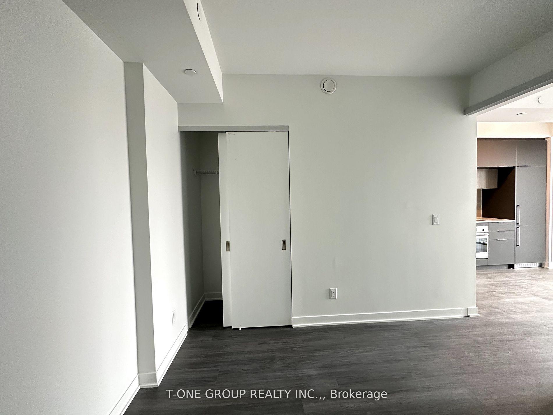Photo 13 of Unit 803, 185 Alberta Avenue, Toronto, Oakwood Village — HOMEH