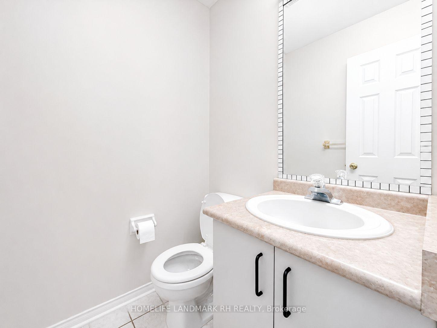 Photo 7 of 5 Coburg Crescent, Richmond Hill, Langstaff — HOMEH