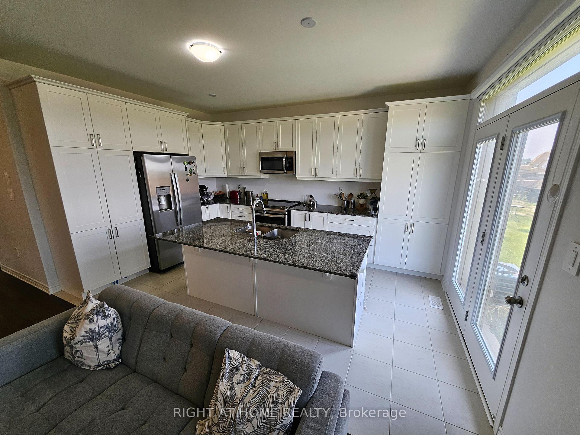 Photo 9 of Unit Upper, 1615 Severn Drive, Milton, Bowes — HOMEH