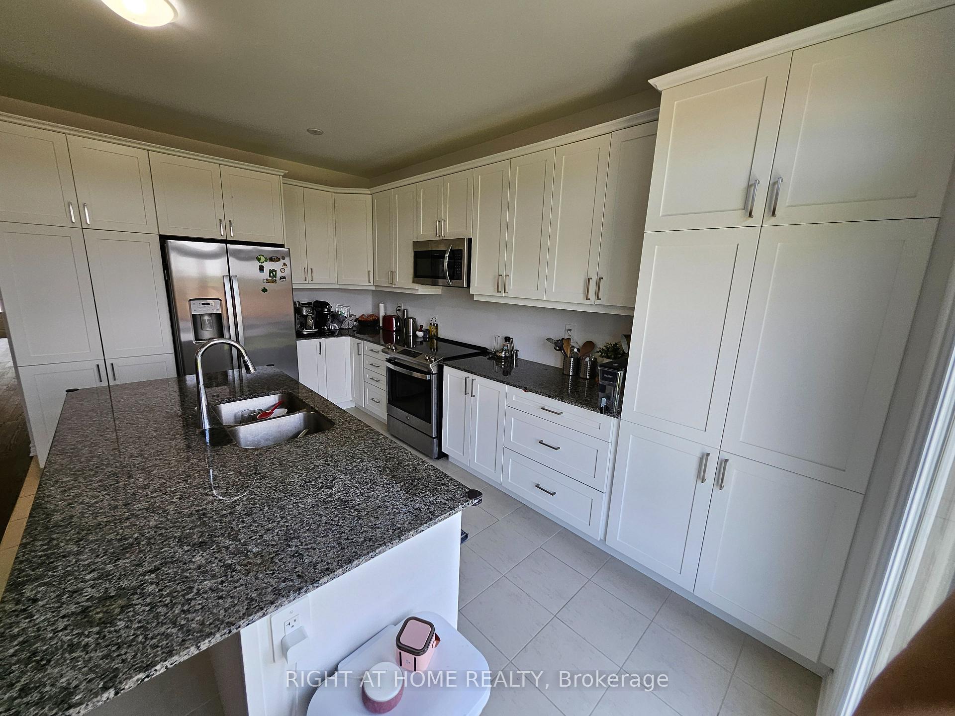 Photo 10 of Unit Upper, 1615 Severn Drive, Milton, Bowes — HOMEH
