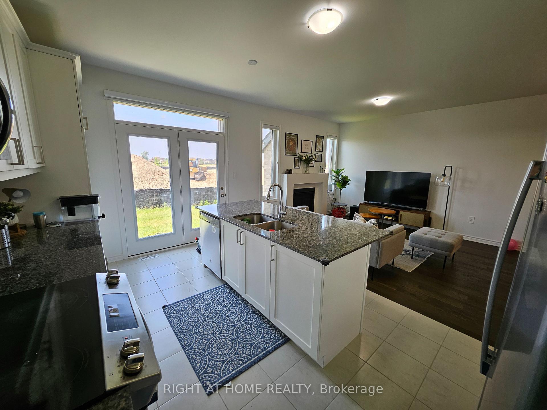 Photo 11 of Unit Upper, 1615 Severn Drive, Milton, Bowes — HOMEH