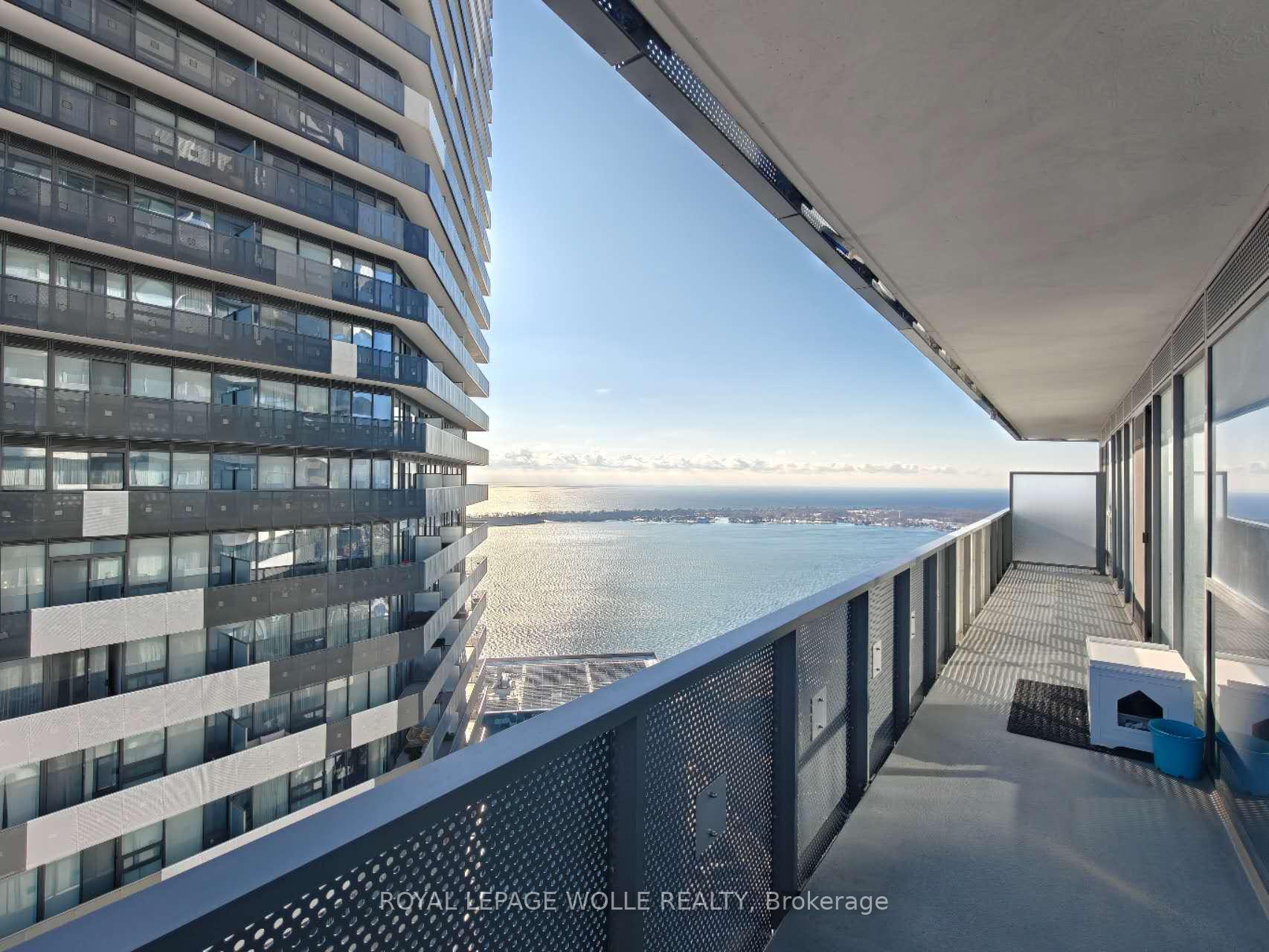 Photo 10 of Unit 6008, 55 Cooper Street, Toronto, Waterfront Communities — HOMEH