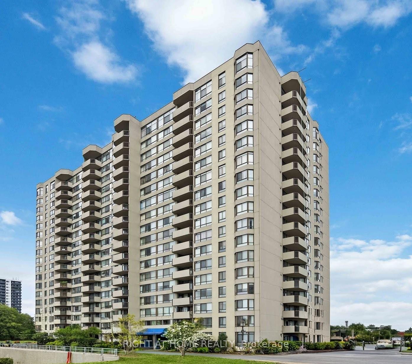 Front of Unit 1510, 275 Bamburgh Circle