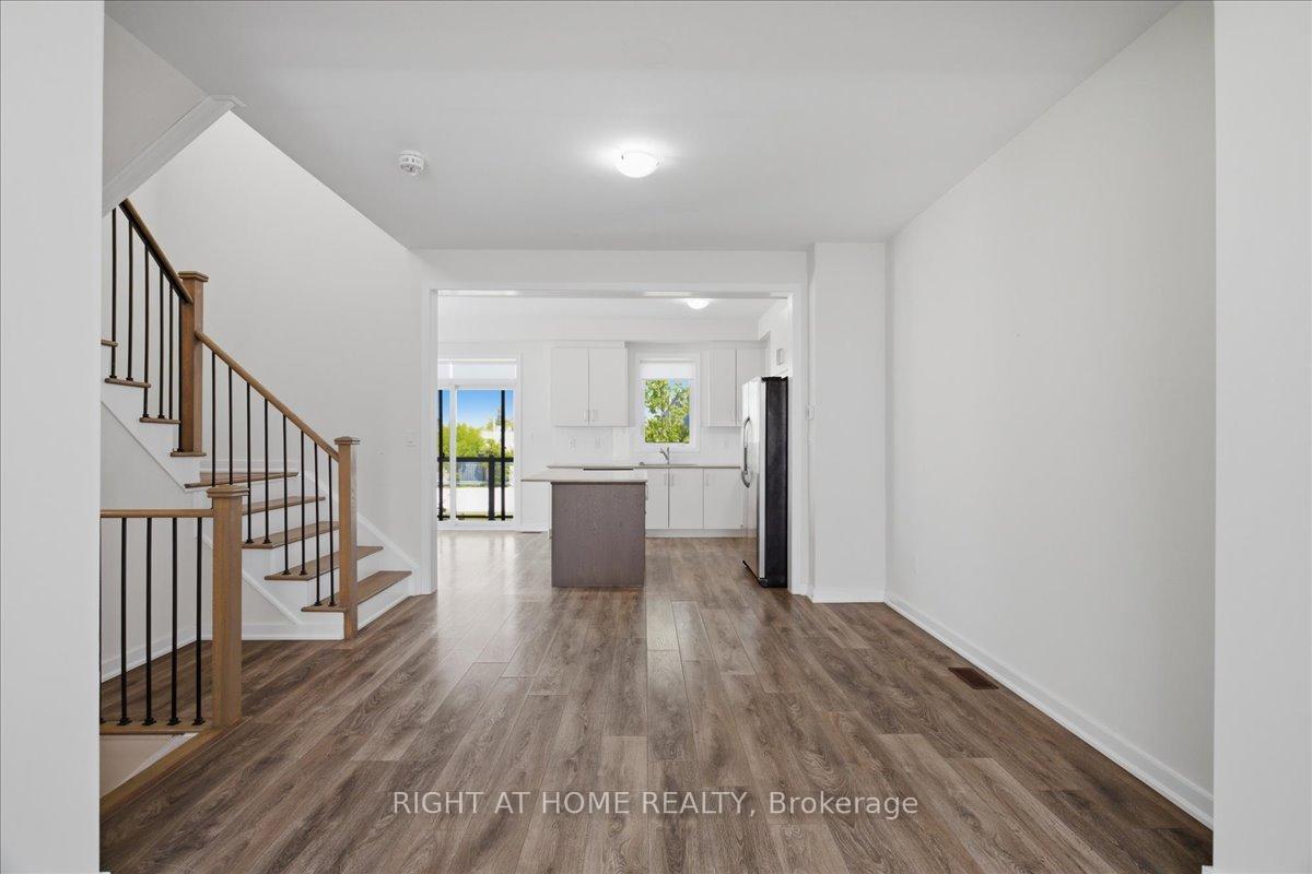 Photo 11 of 9 Bremont Way, Wasaga Beach — HOMEH