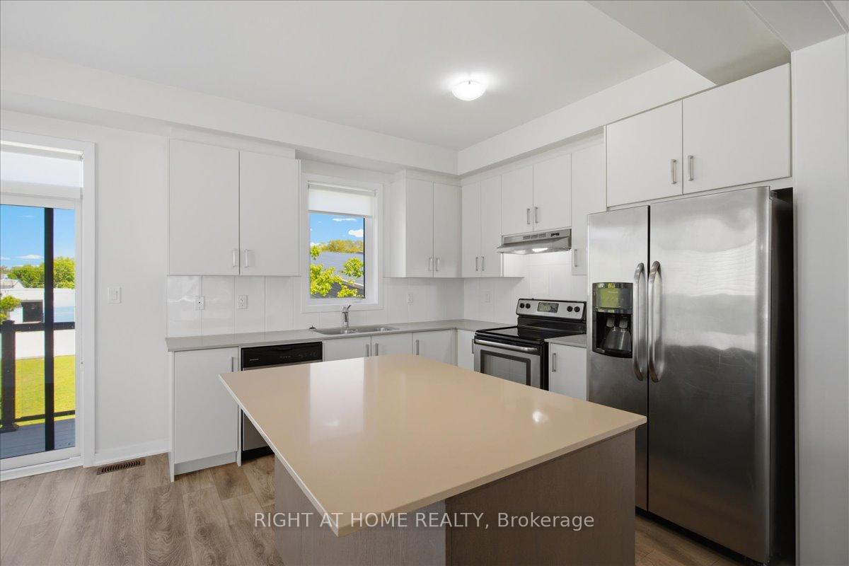 Photo 12 of 9 Bremont Way, Wasaga Beach — HOMEH