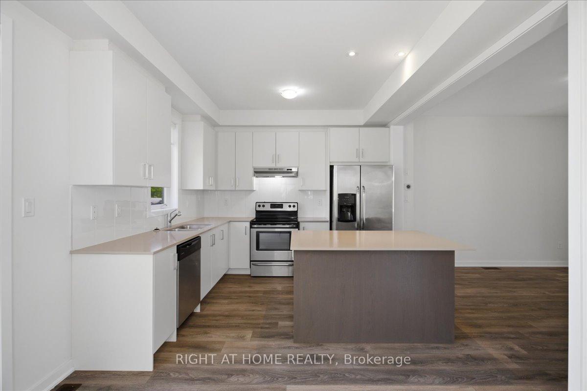 Photo 13 of 9 Bremont Way, Wasaga Beach — HOMEH