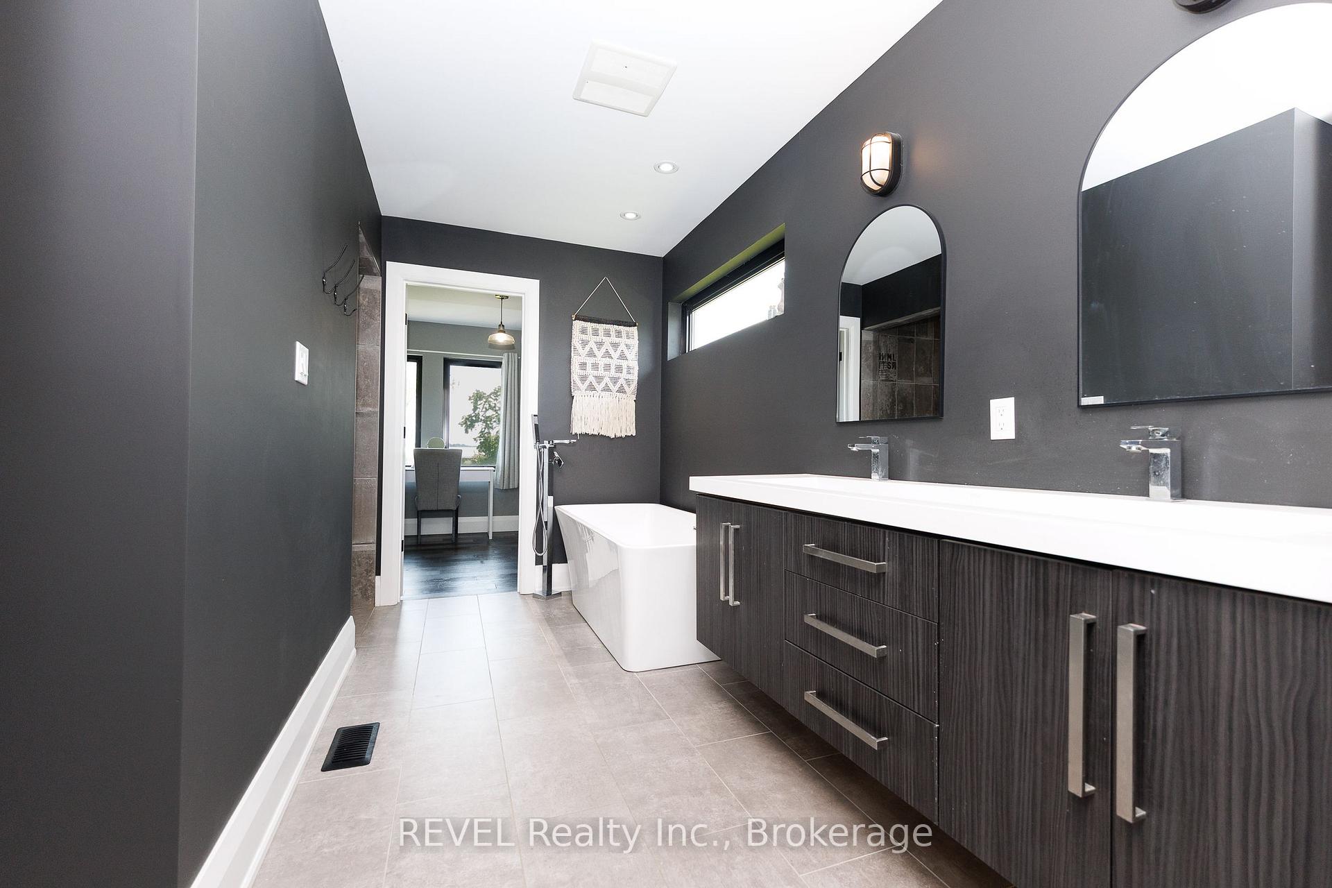 Photo 36 of 1009 Canboro Road, Pelham, Fenwick — HOMEH