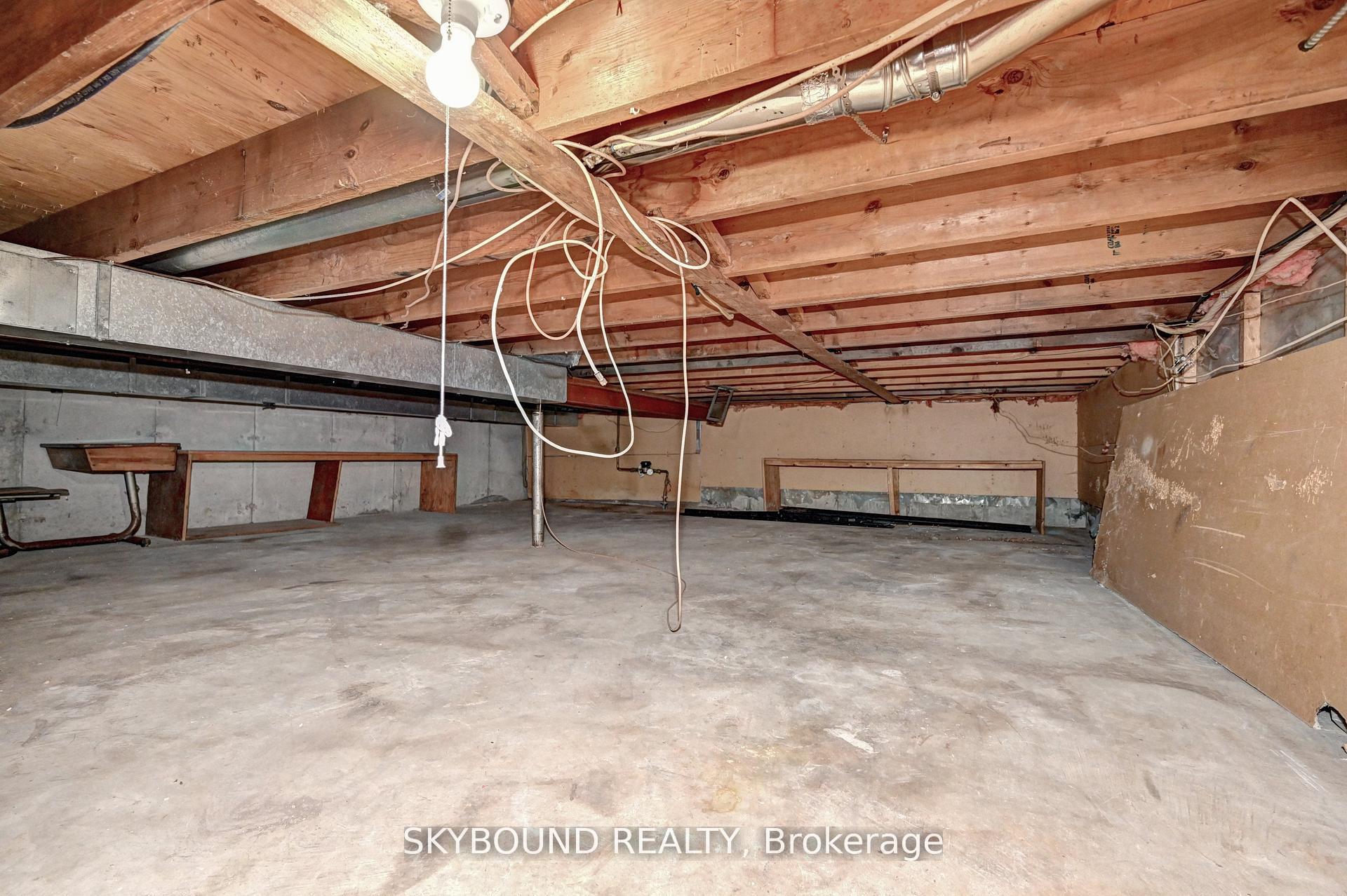 Photo 35 of 48 Cluthe Crescent, Kitchener, Brigadoon — HOMEH