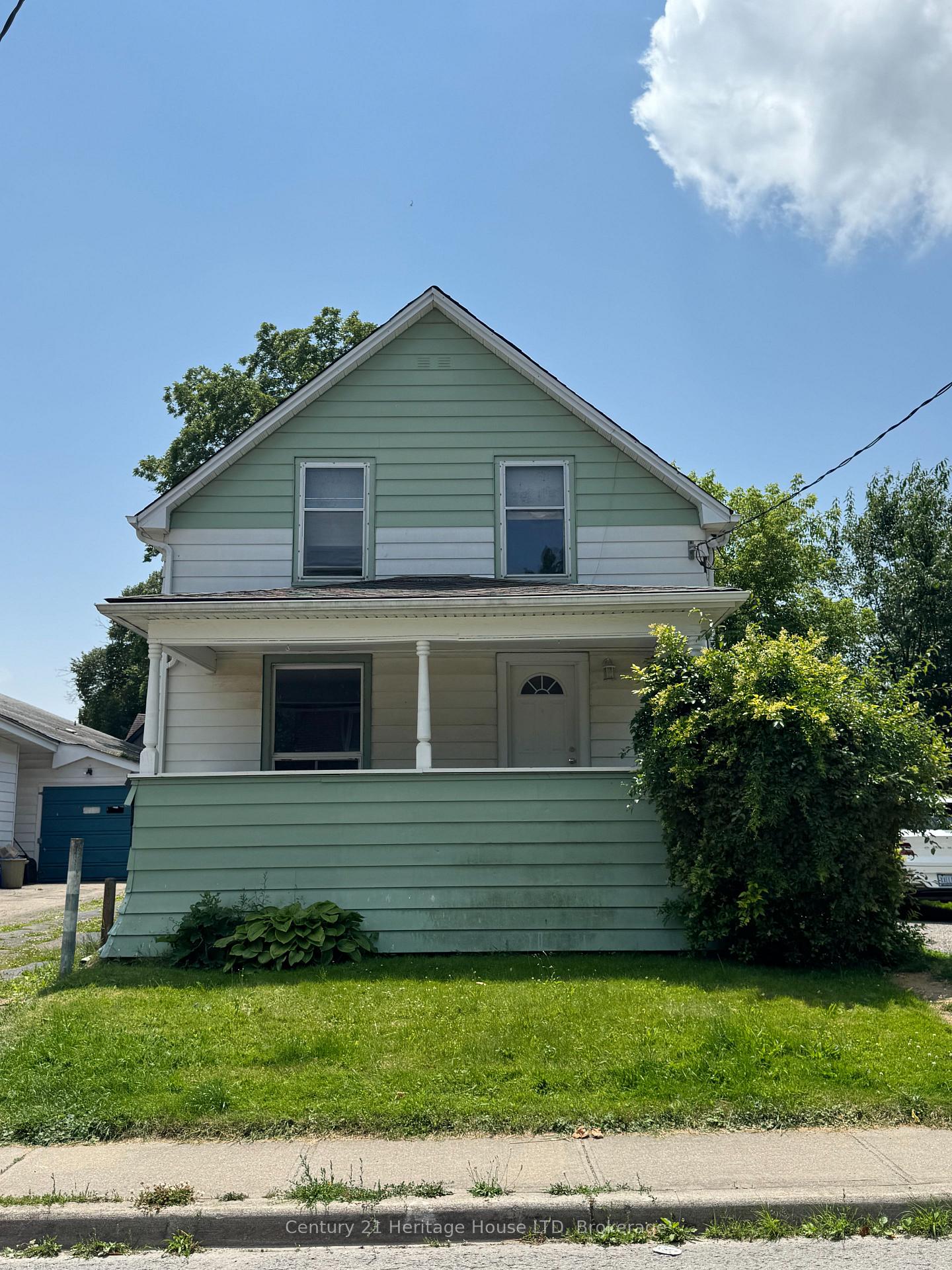 Photo 4 of 4680 Ryerson Crescent, Niagara Falls, Downtown — HOMEH