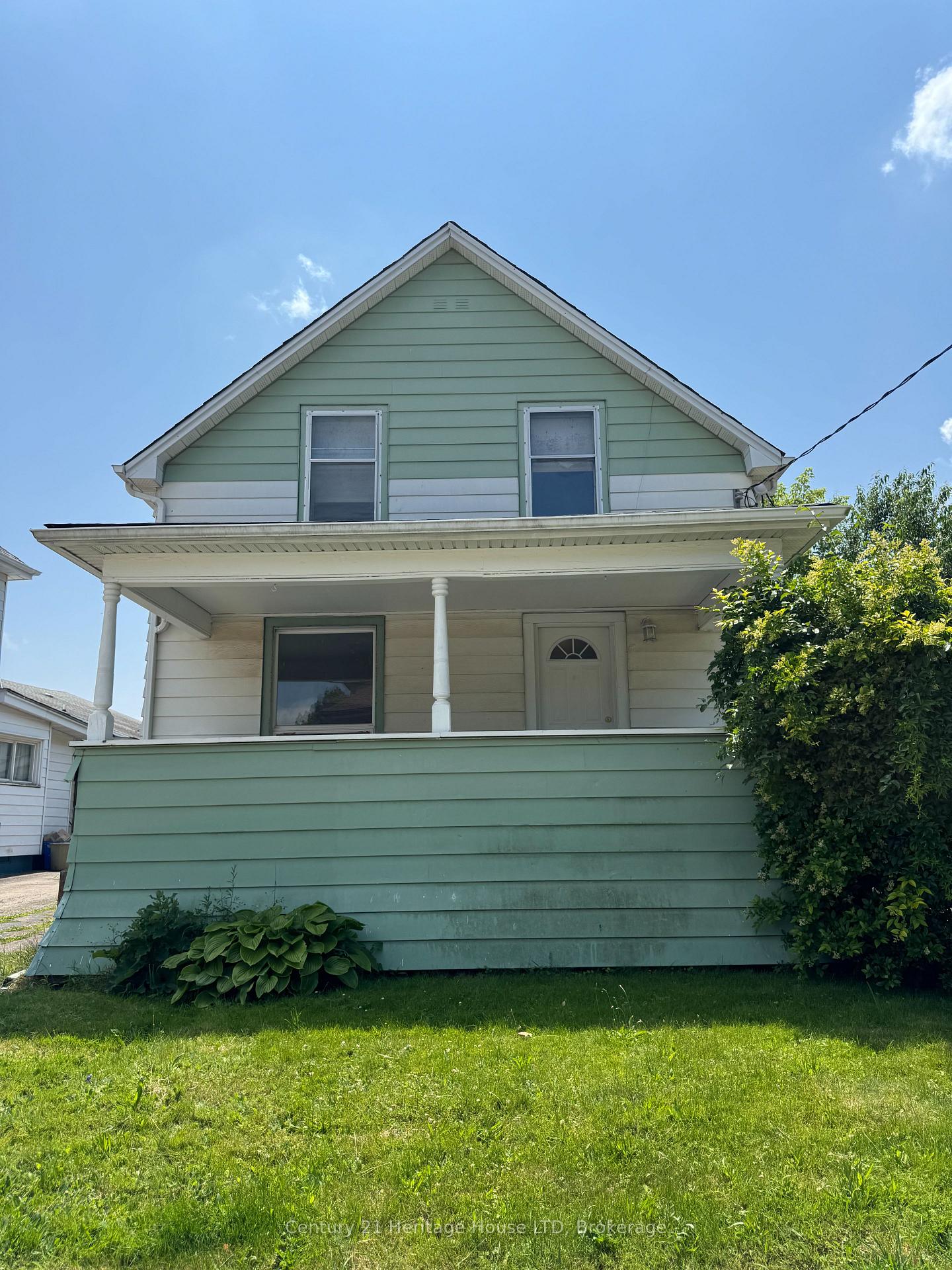 Photo 5 of 4680 Ryerson Crescent, Niagara Falls, Downtown — HOMEH