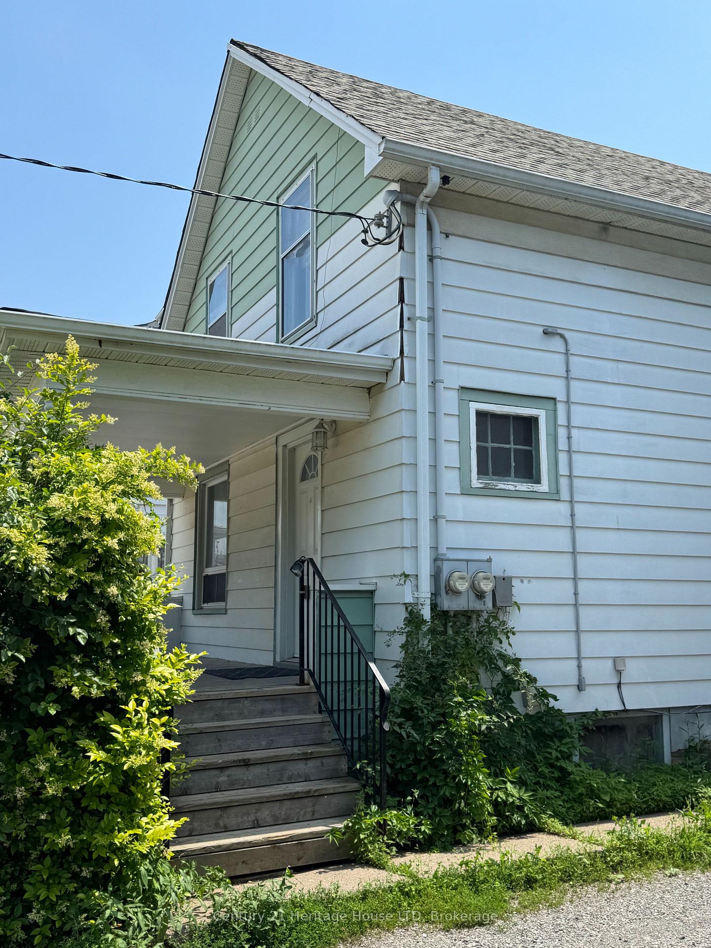Photo 6 of 4680 Ryerson Crescent, Niagara Falls, Downtown — HOMEH