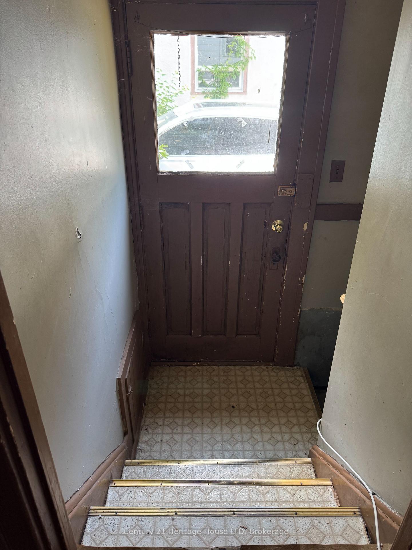 Photo 8 of 4680 Ryerson Crescent, Niagara Falls, Downtown — HOMEH