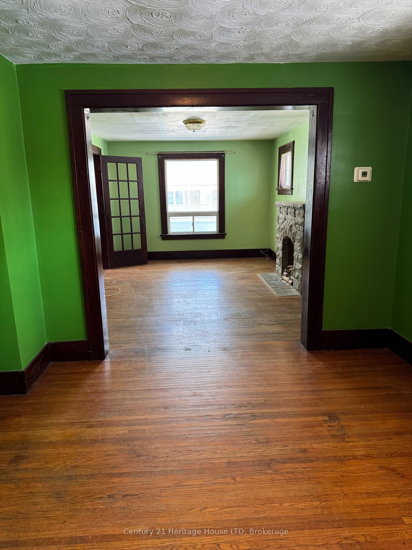 Photo 12 of 4680 Ryerson Crescent, Niagara Falls, Downtown — HOMEH